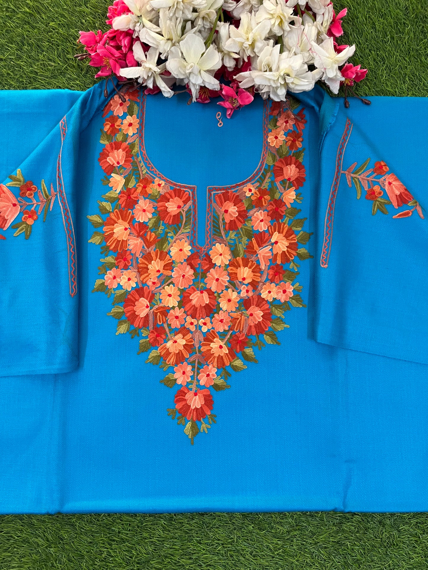 Firozi Woollen Aari Embroidered 2pc suit 5mtr