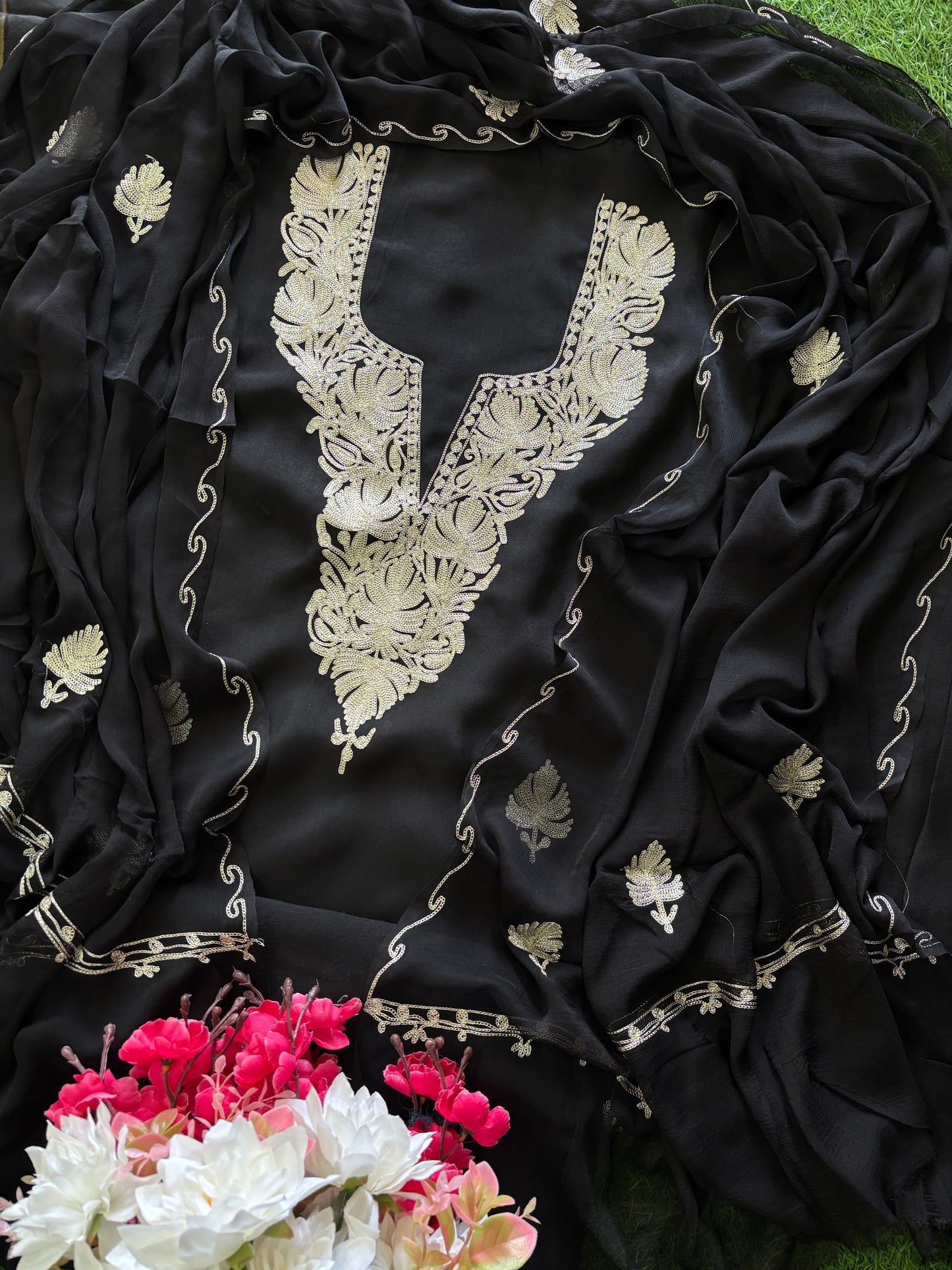 Sanam’ Black Silk Tilla Kashmiri Suit