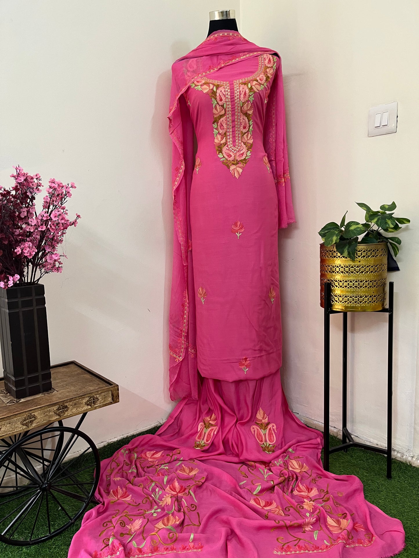 Pink Muslin Cotton Jaal Sleeves Kashmiri 3pc Suit
