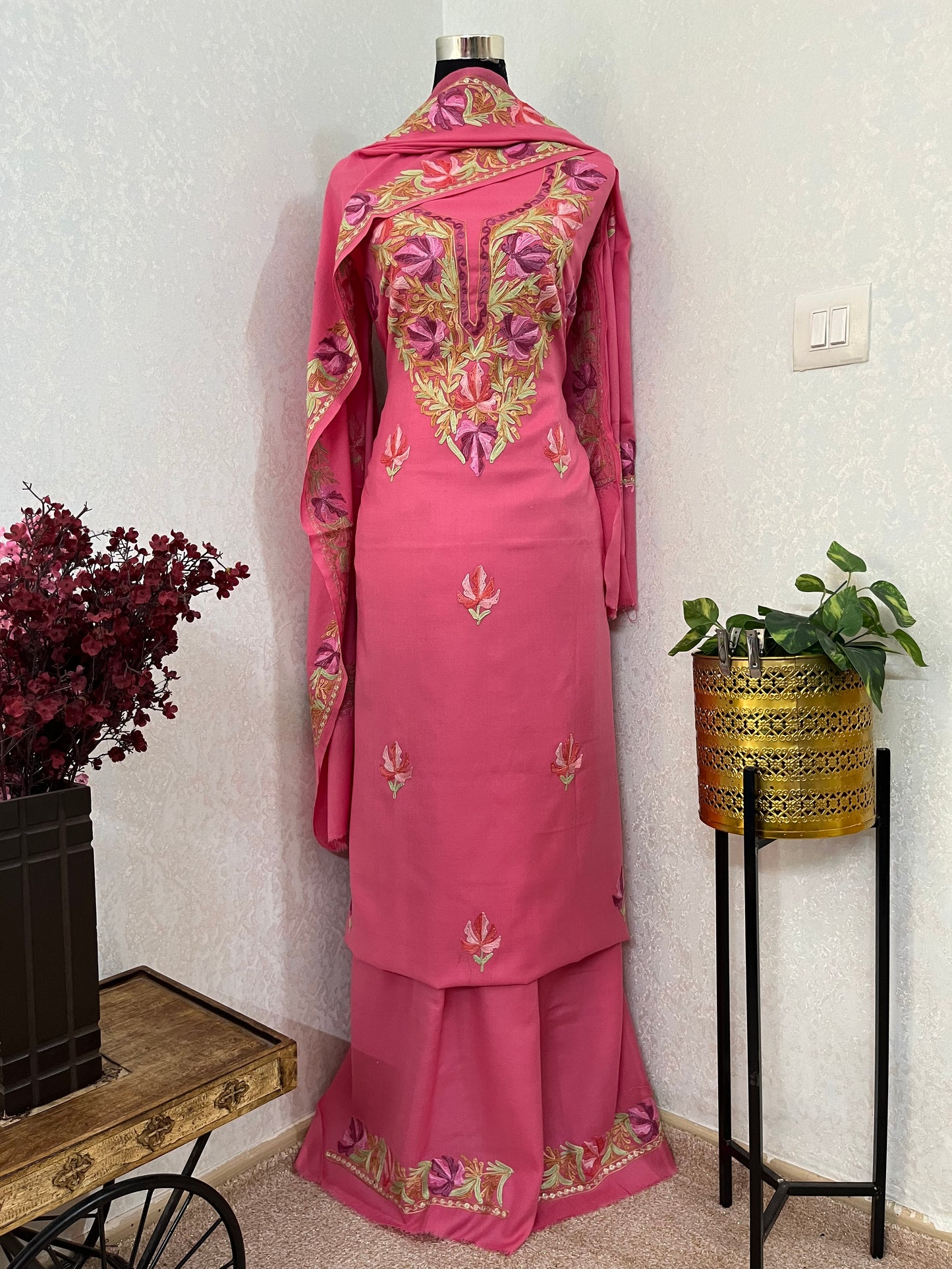 Pink Pure Wool Aari Embroidered 3pc Suit Stole