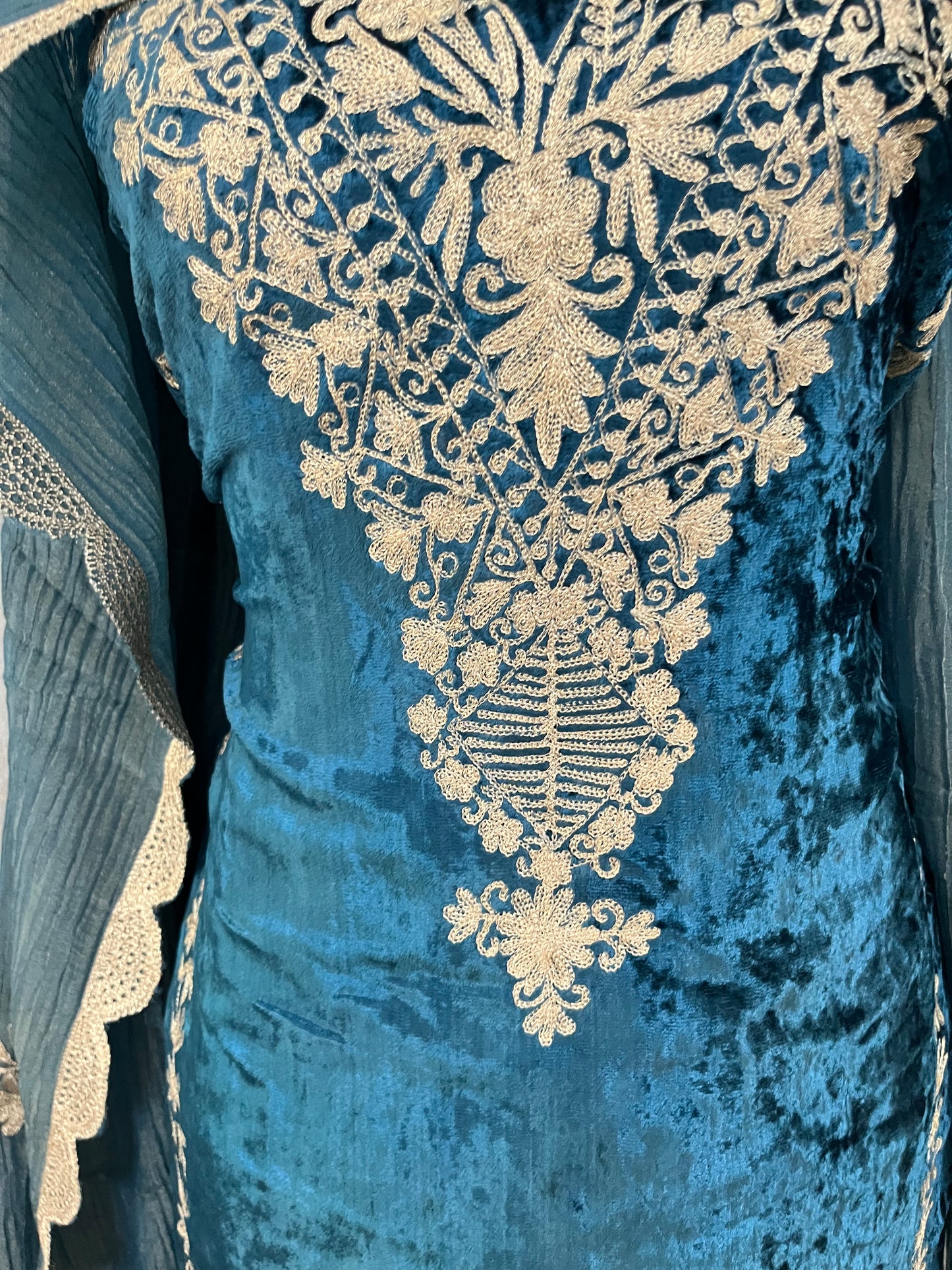 Teal Blue Tilla Pure Makhmal 3pc Suit Material