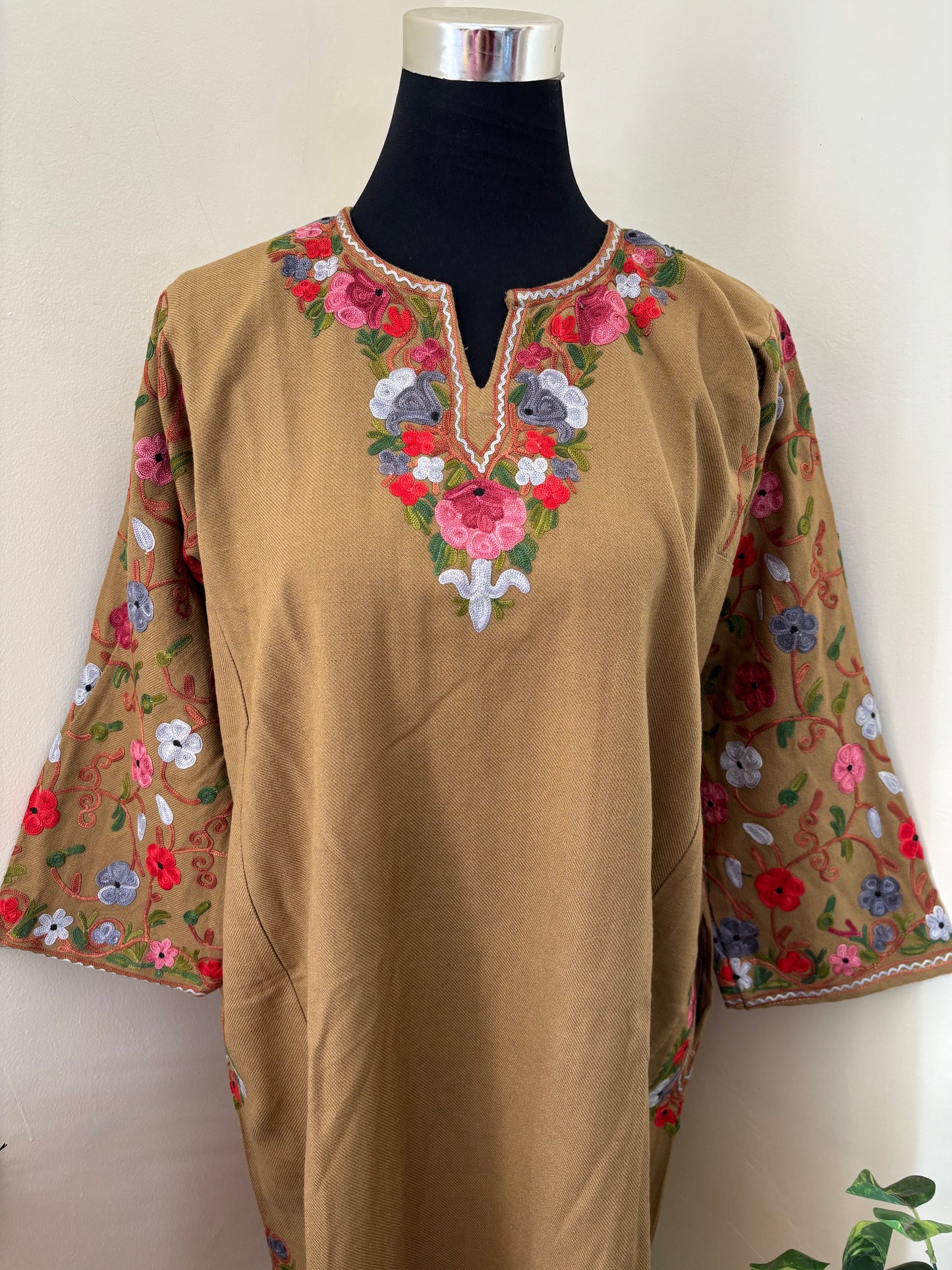 Beige Aari Embroidered Wool Pheran