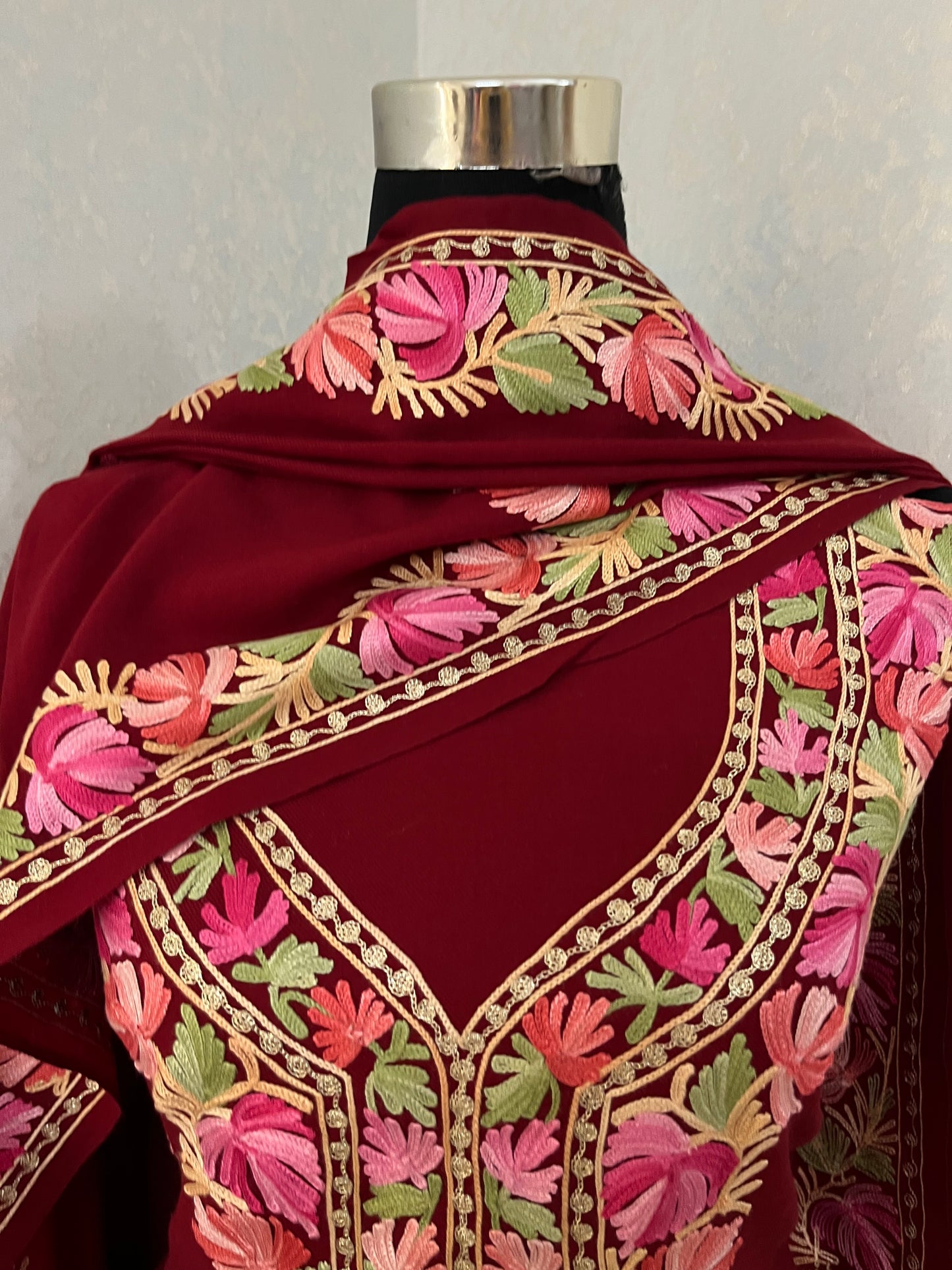 Maroon Pure Wool Aari Embroidered 3pc Suit Stole