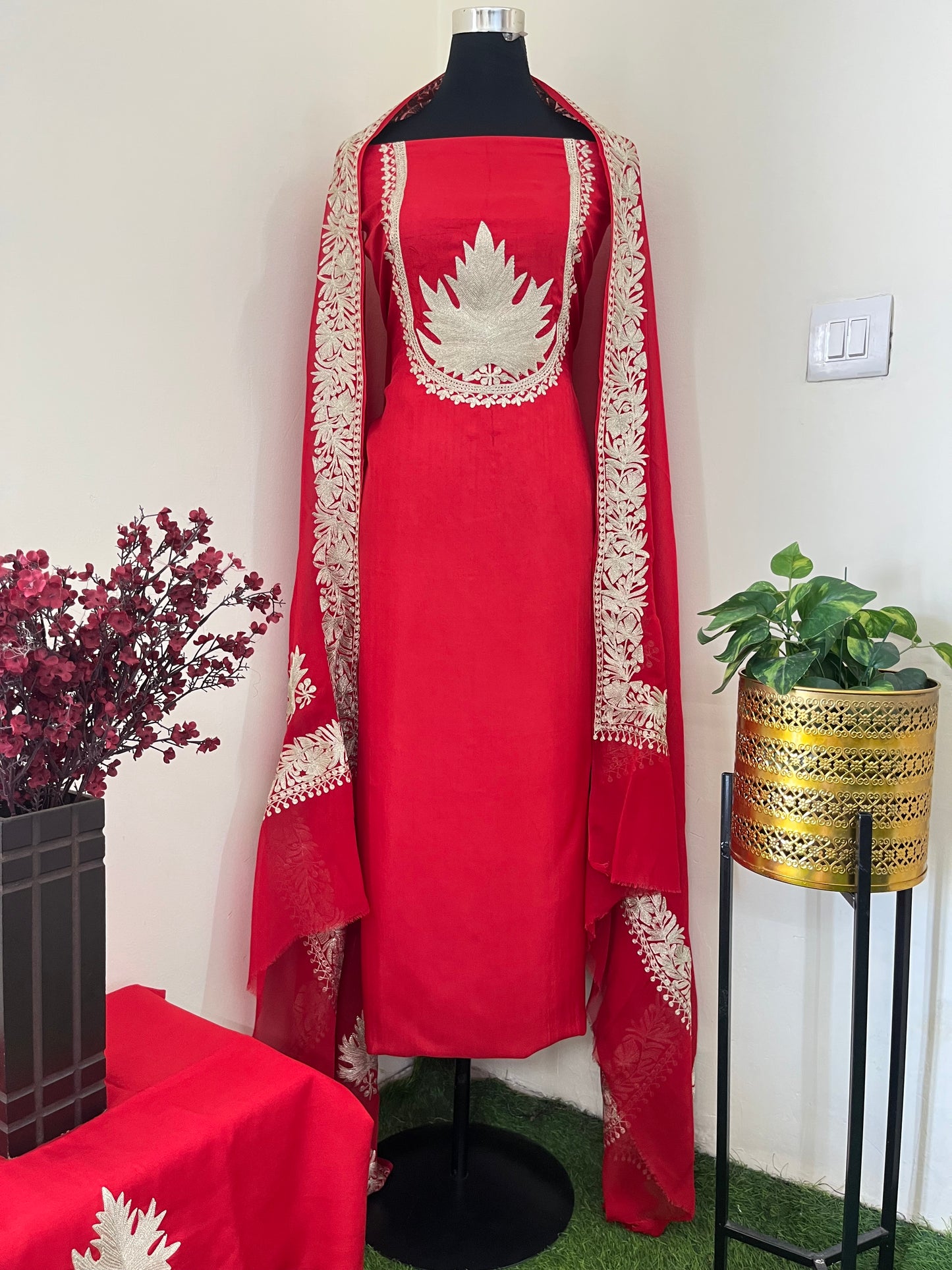 Sanam’ Tilla Kashmiri Silk Suit