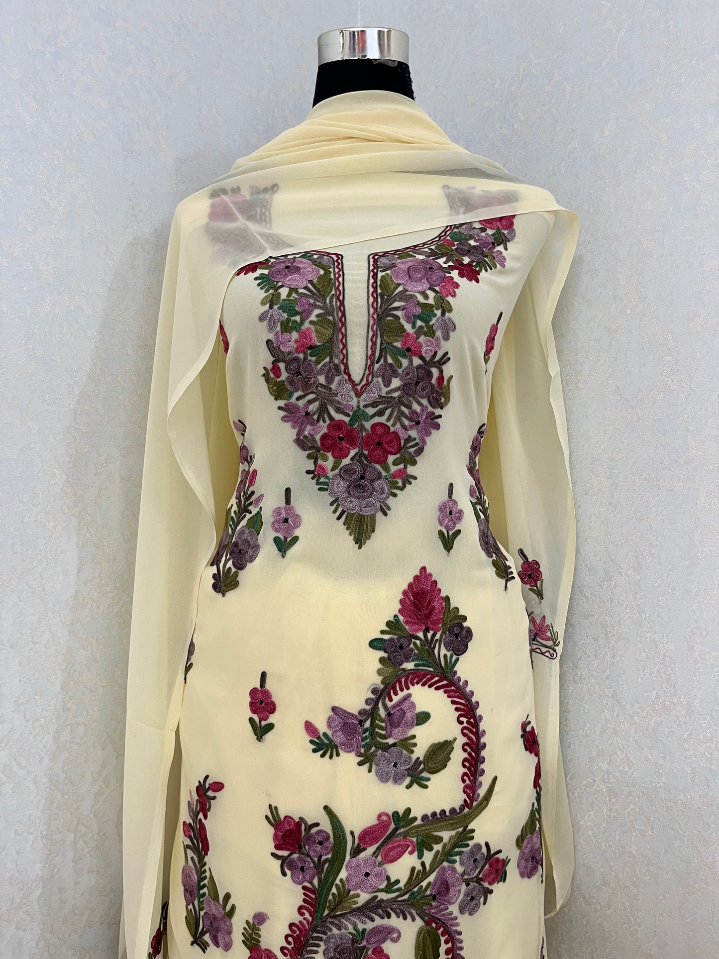 Cream Georgette 3 Pc Kashmiri Suit