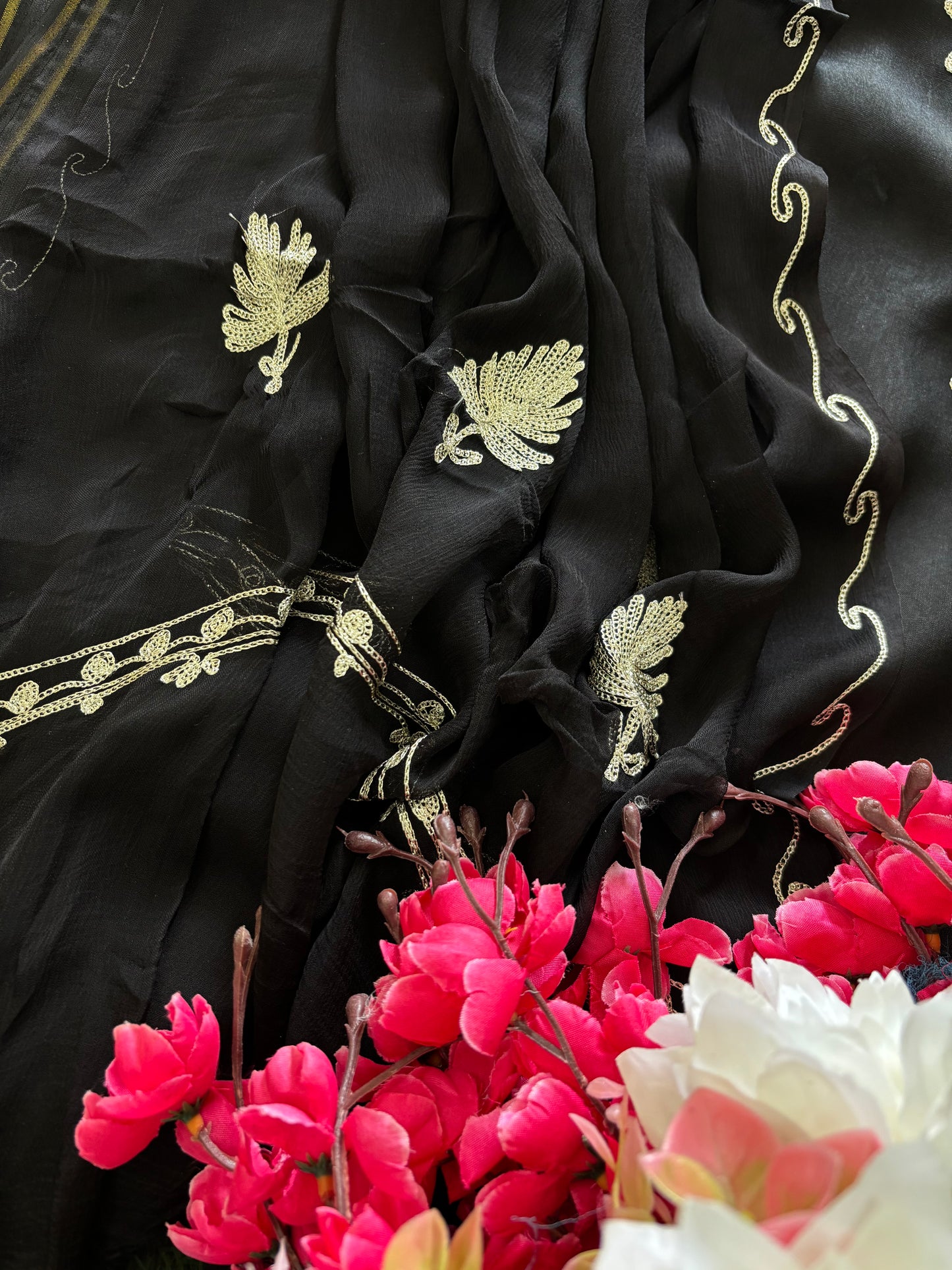 Sanam’ Black Silk Tilla Kashmiri Suit