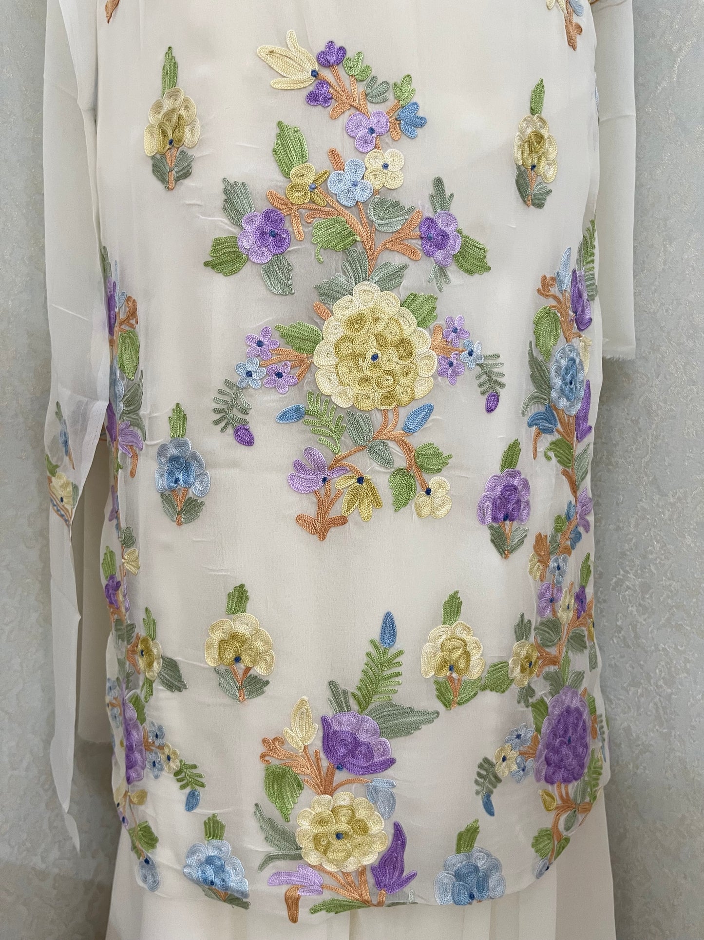 Off White Georgette 3 Pc Kashmiri Suit