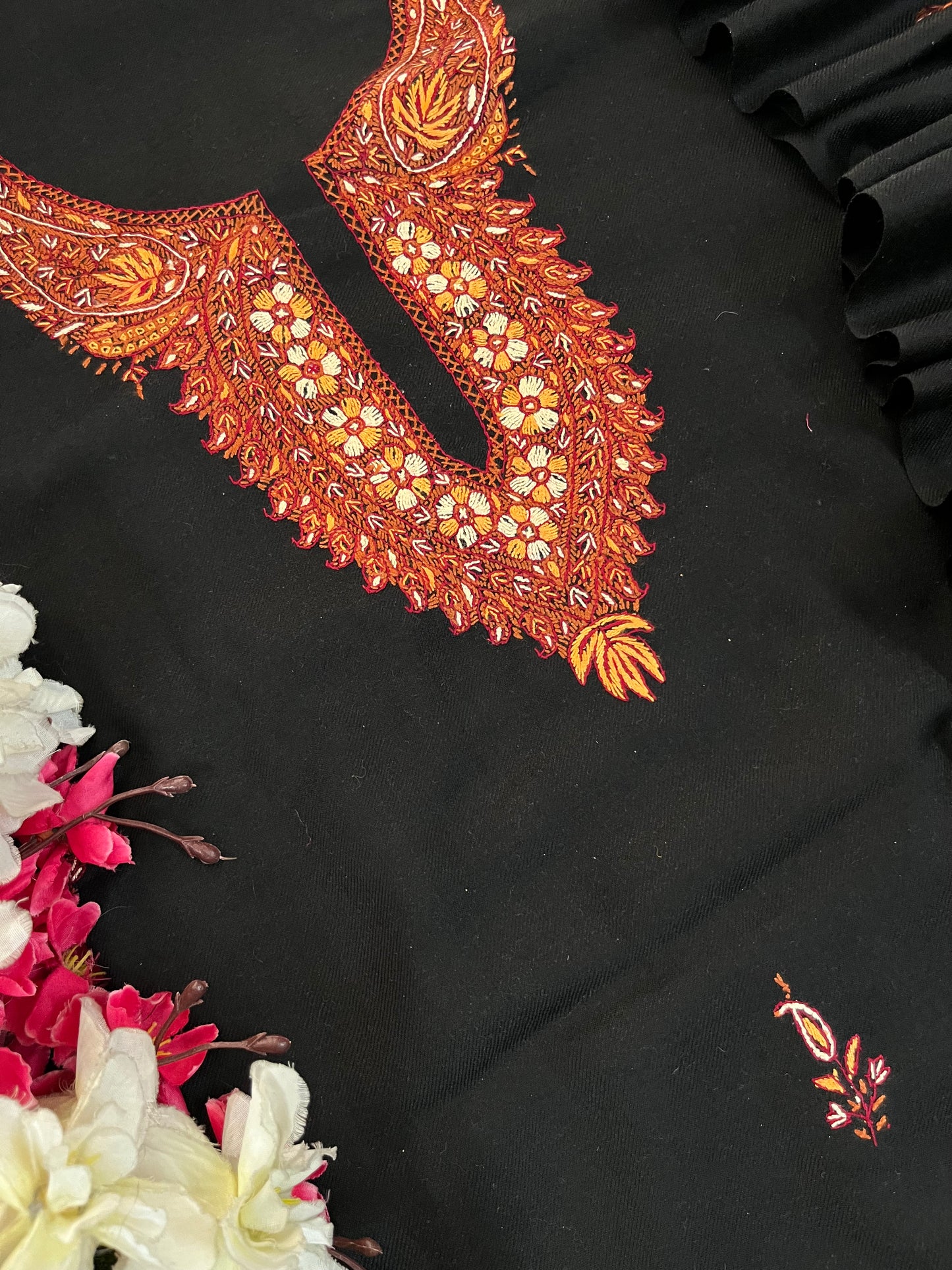 Black Fine Wool Sozni Embroidered 3pc Suit Stole