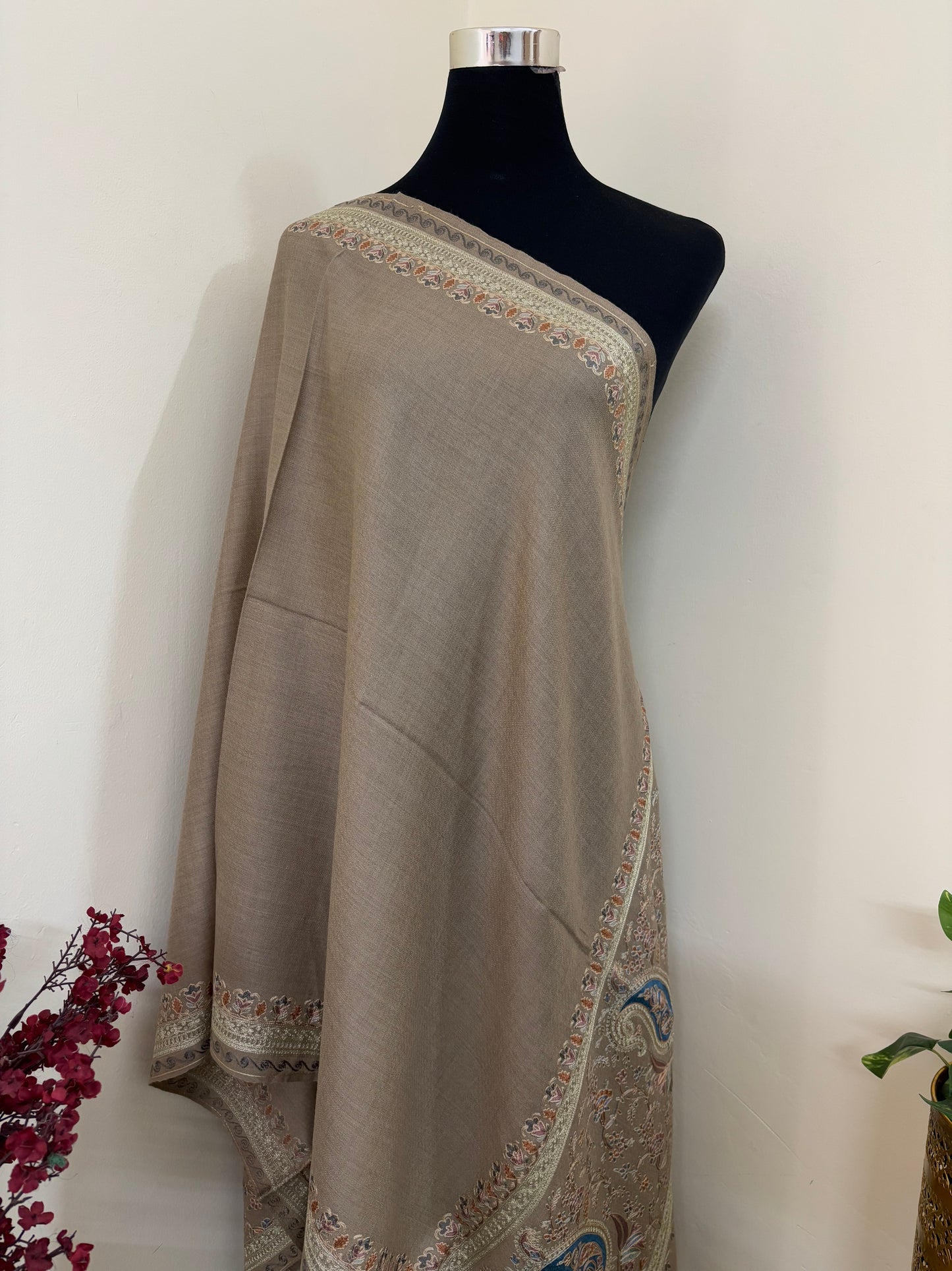 Beige Ambi Bael Kashmiri Stole