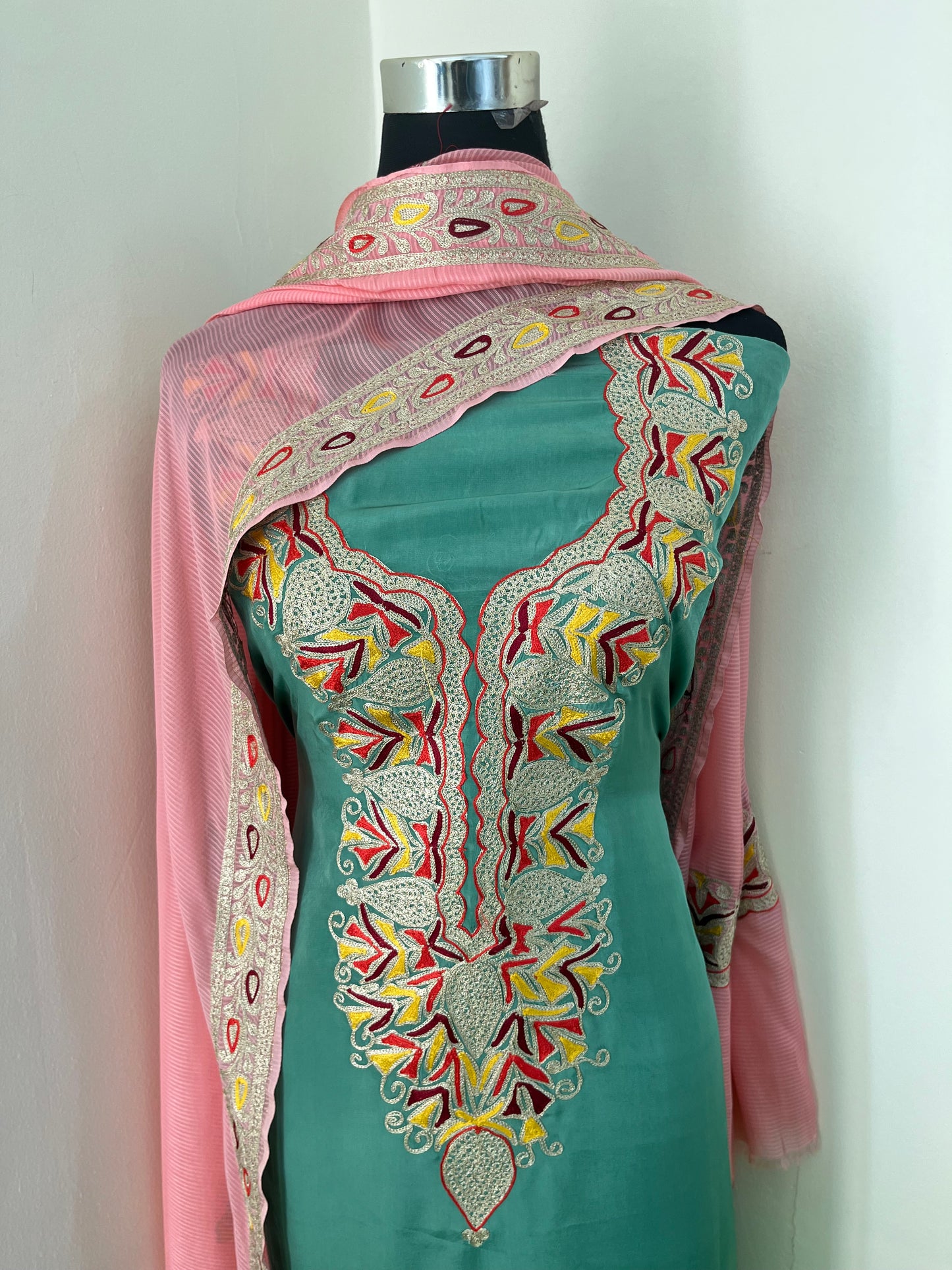 Kalaa’ Green Crape Kashmiri Suit