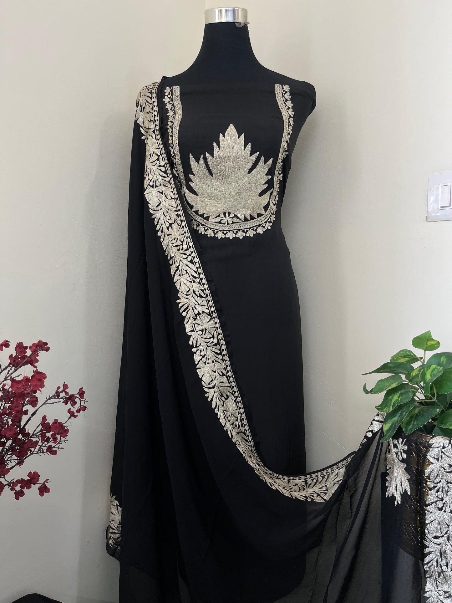 Sanam’ Tilla Kashmiri Silk Suit