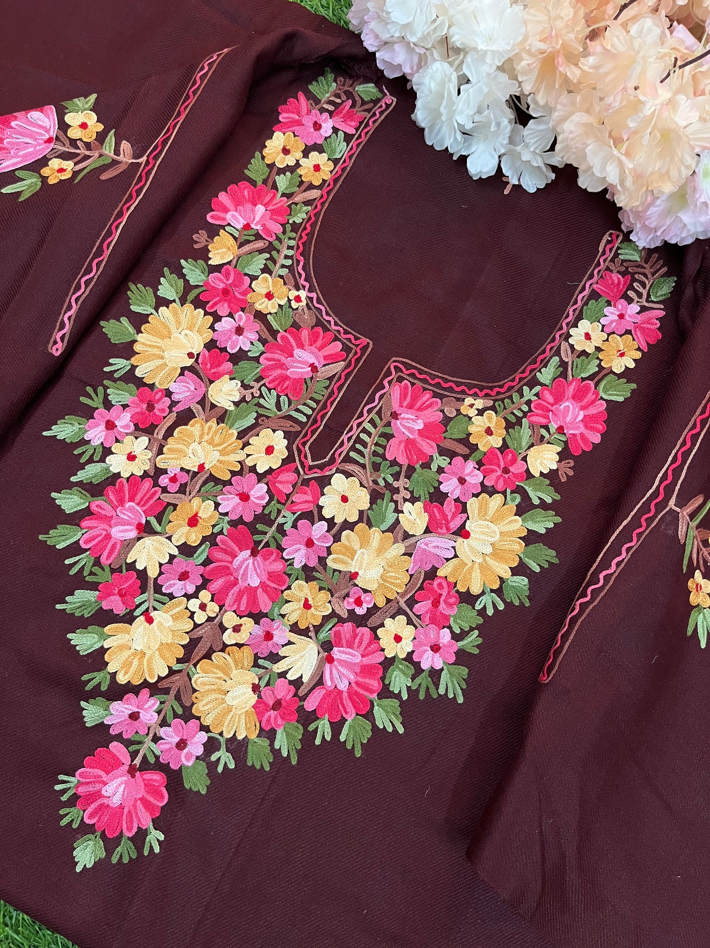 Coke Woollen Aari Embroidered 2pc suit 5mtr