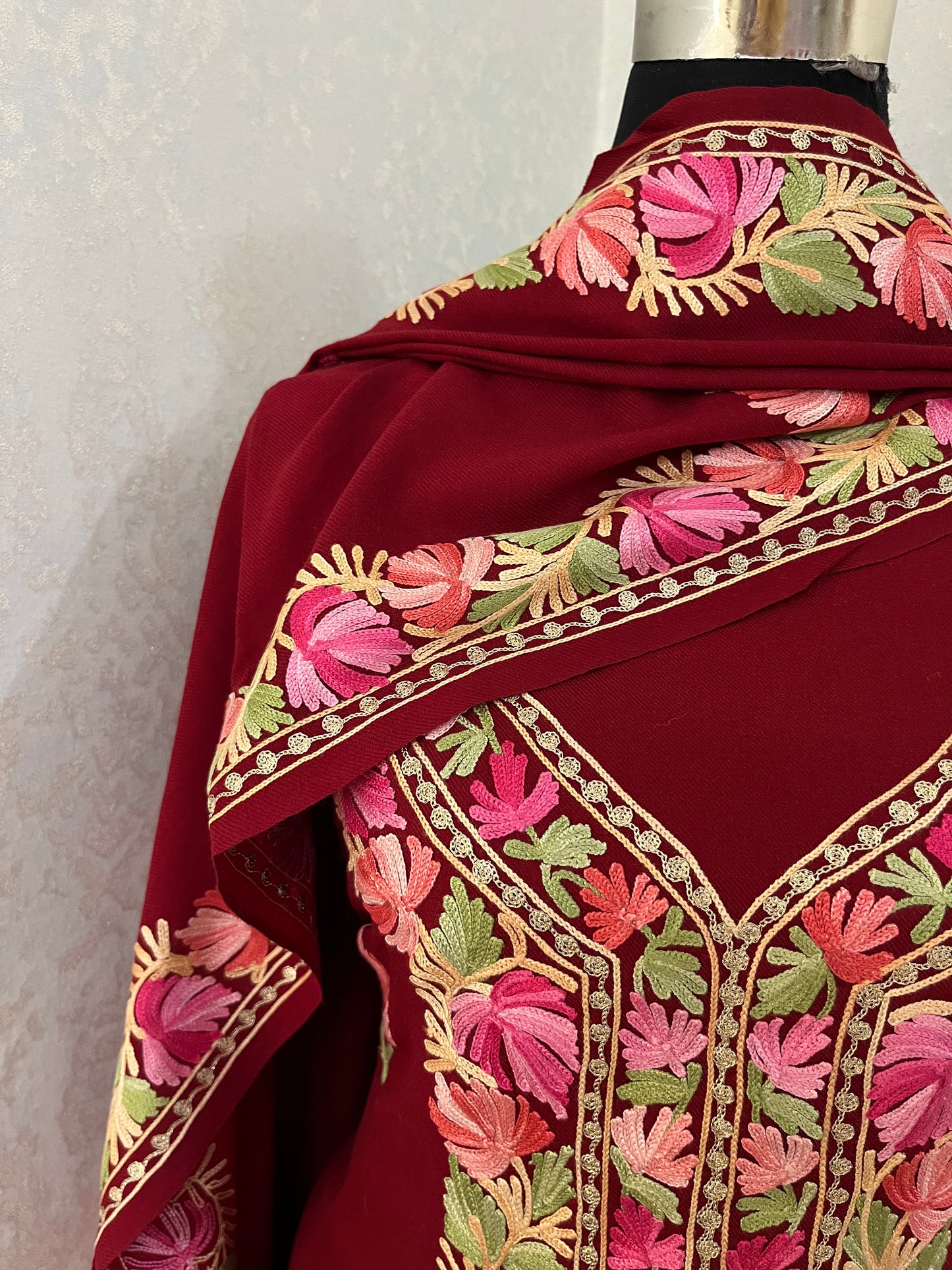 Maroon Pure Wool Aari Embroidered 3pc Suit Stole