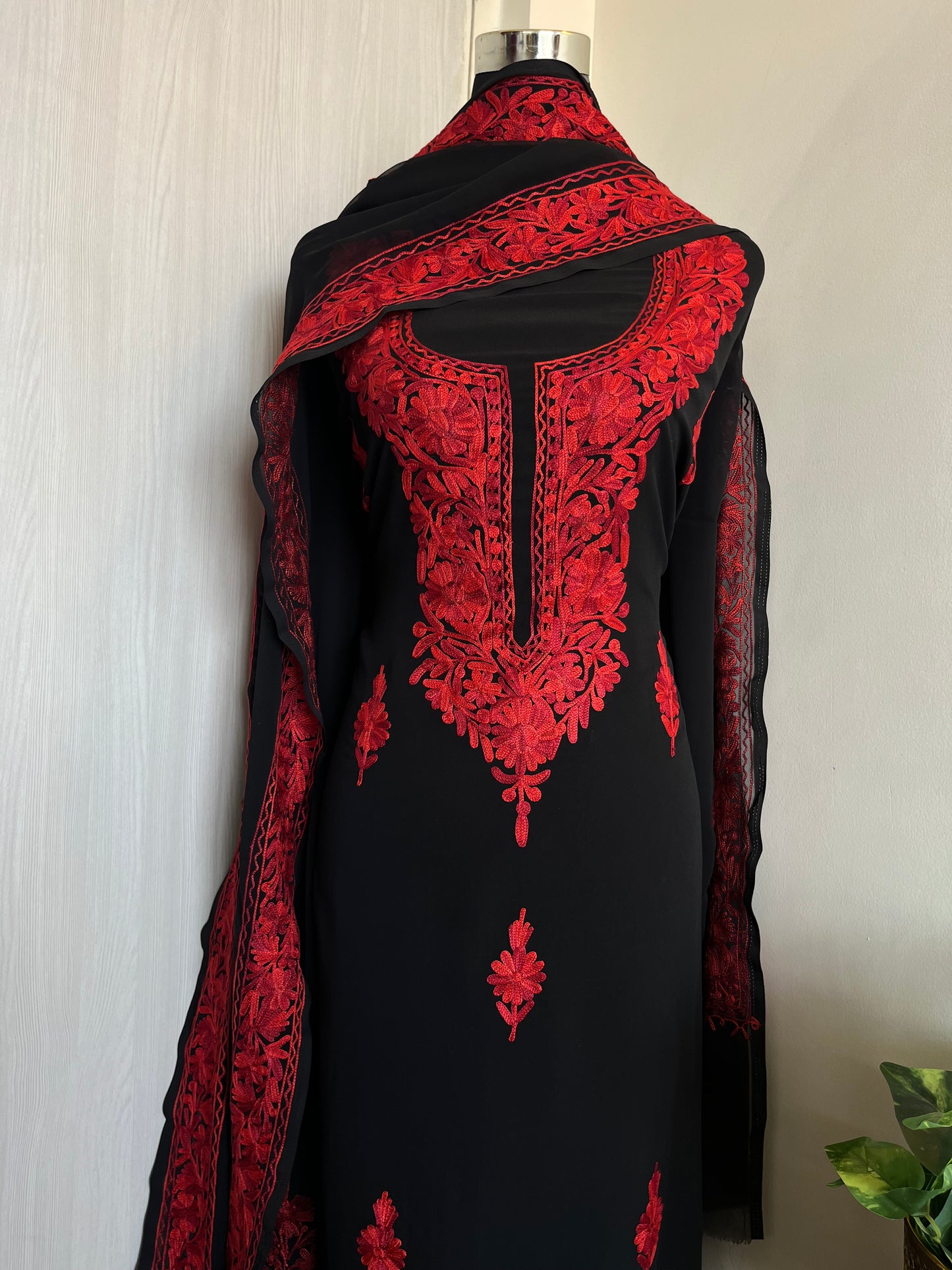 Georgette Black 3 Pc Aari Embroidered Suit Set