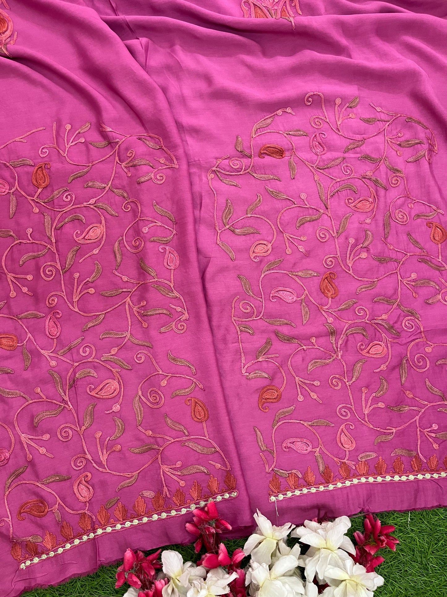 Dull Pink Muslin Cotton Jaal Sleeves Kashmiri 3pc Suit