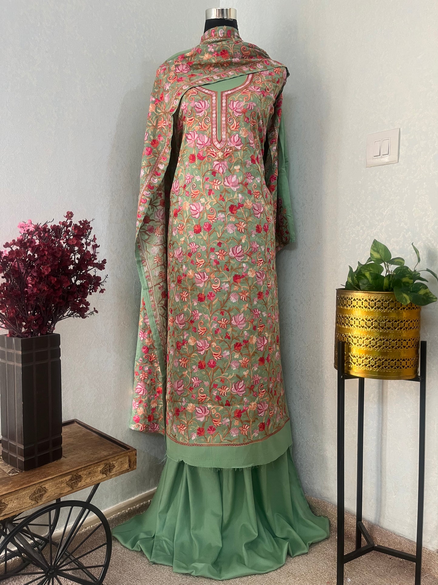 Pastel Green Cotton Kashmiri Suit
