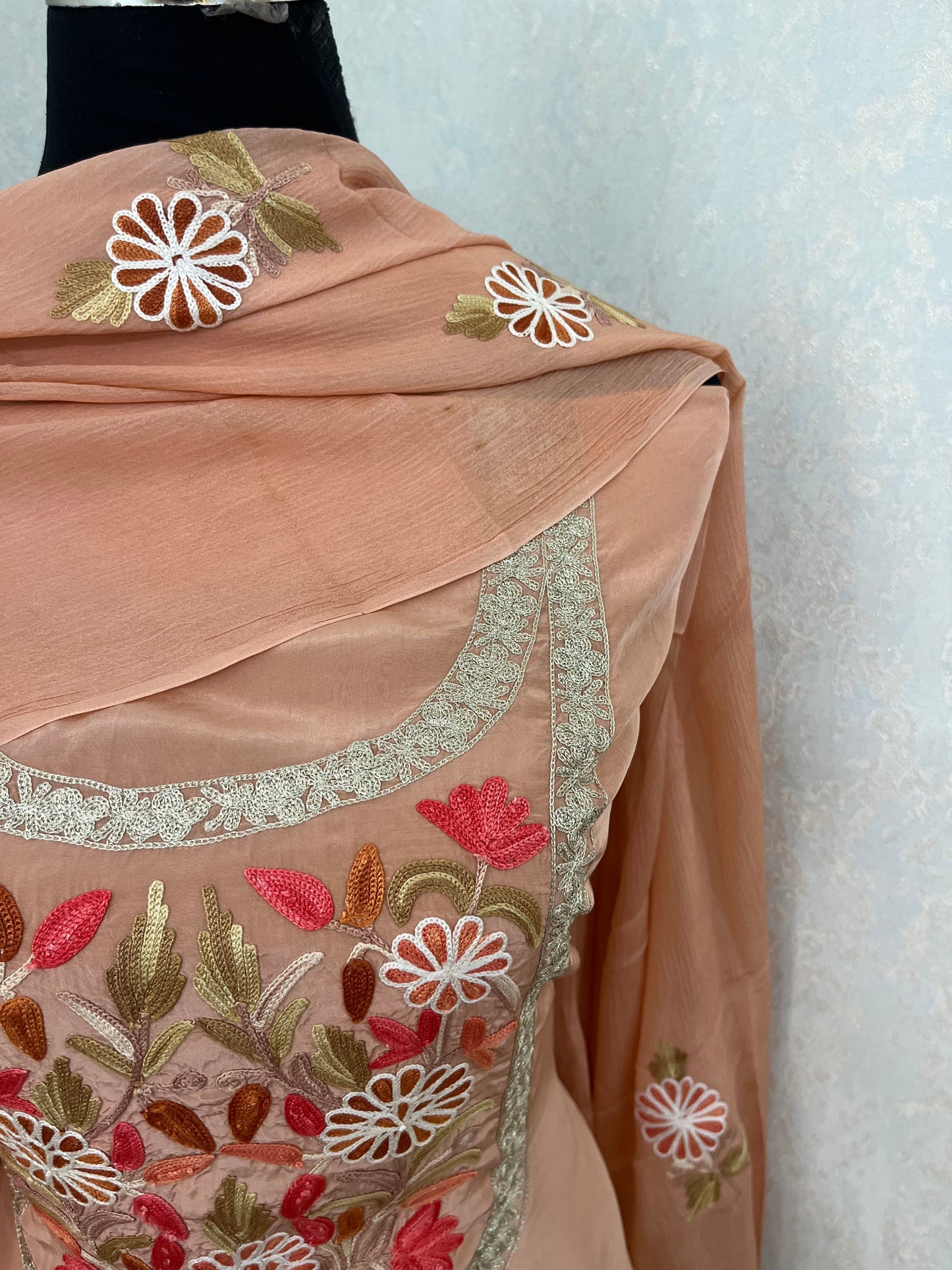 Soft Peach Kalaa’ Crape Kashmiri Suit