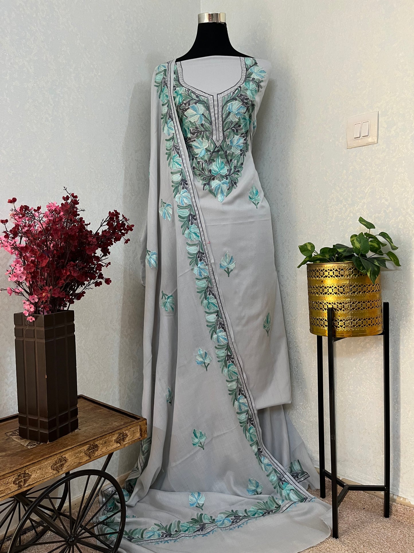 Ice Grey Pure Wool Aari Embroidered 3pc Suit Stole