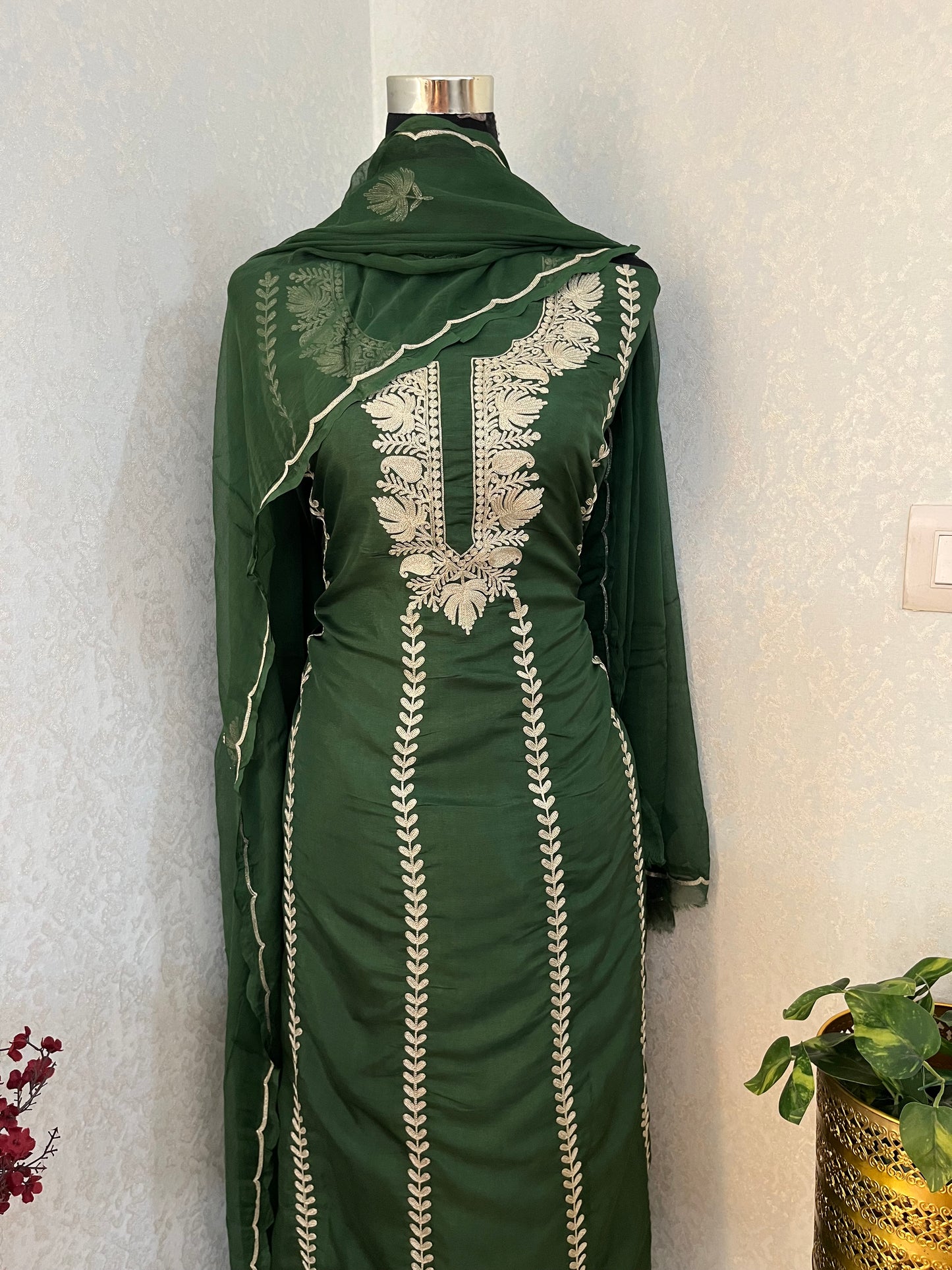 Green Sanam’ Silk Tilla Kashmiri Suit