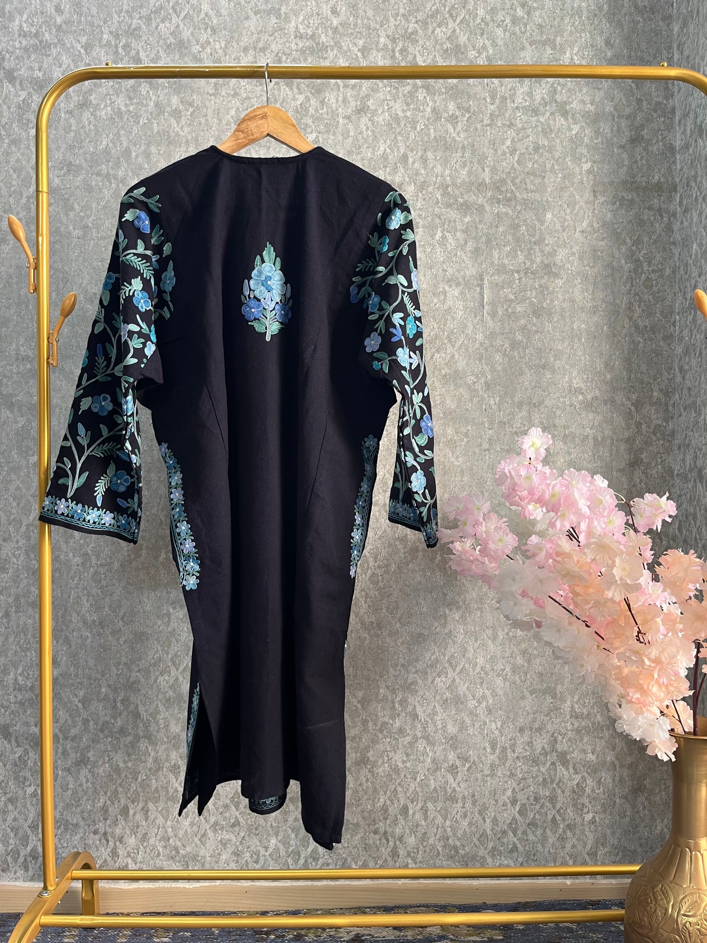 Black Aari Embroidered Wool Pheran
