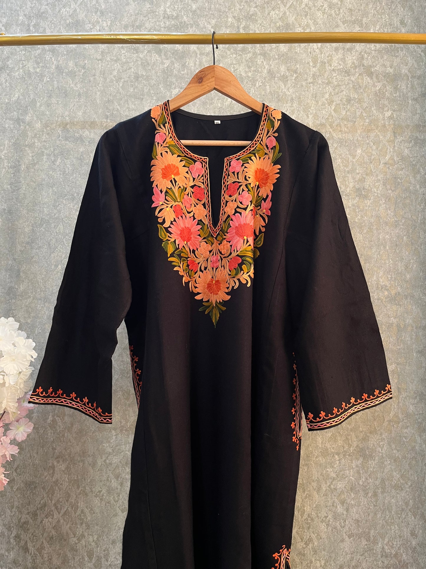Black Aari Embroidered Wool Pheran
