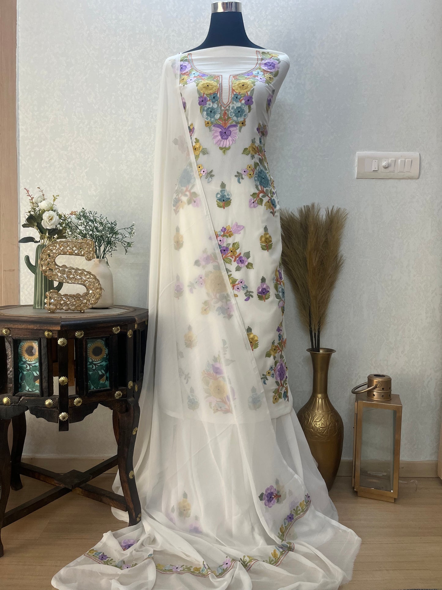 Off White Georgette 3 Pc Kashmiri Suit