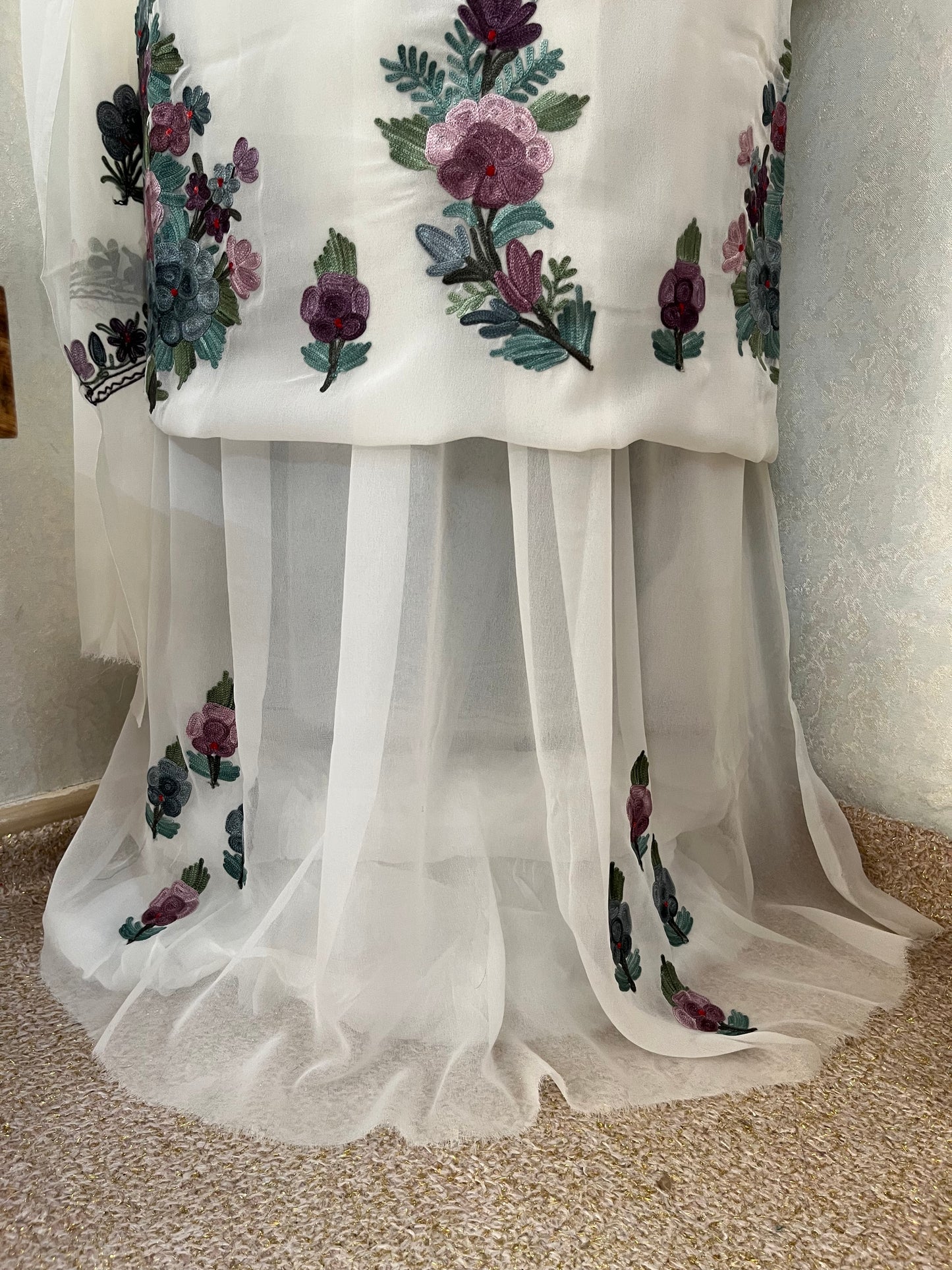 Off White Georgette 3 Pc Kashmiri Suit