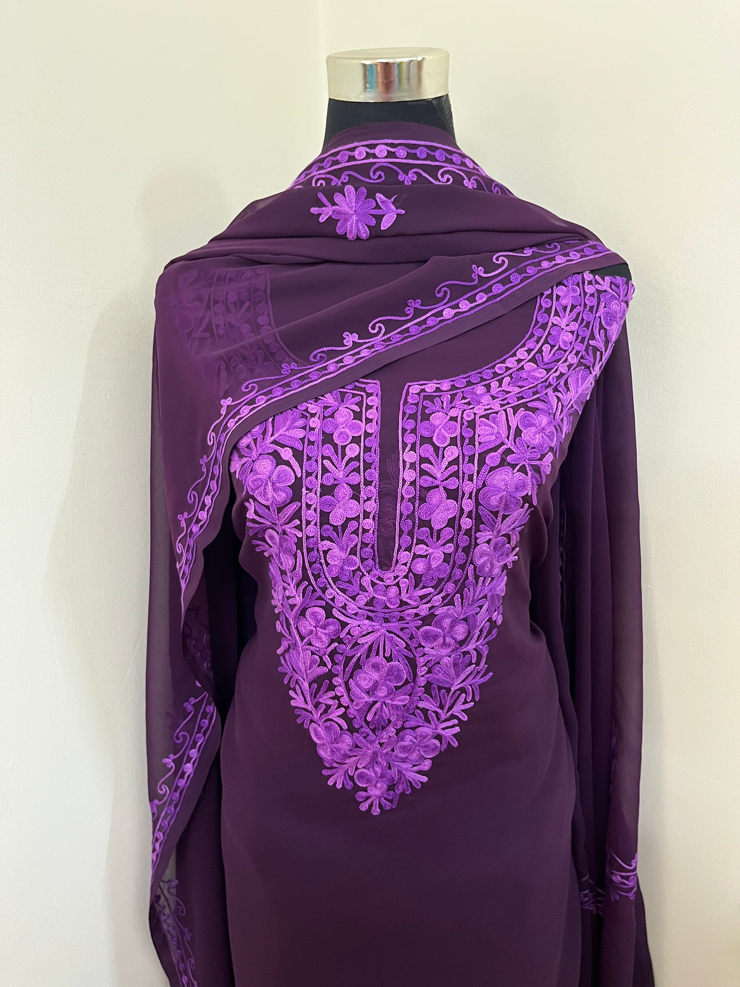 Coke Georgette 3 Pc Aari Embroidered Suit Set