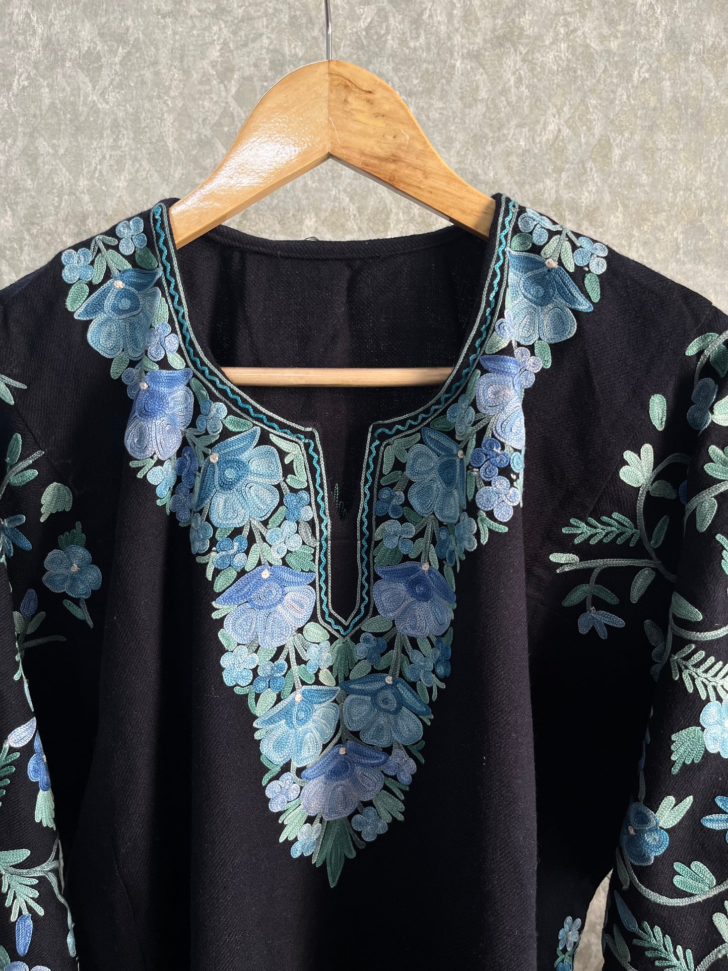 Black Aari Embroidered Wool Pheran