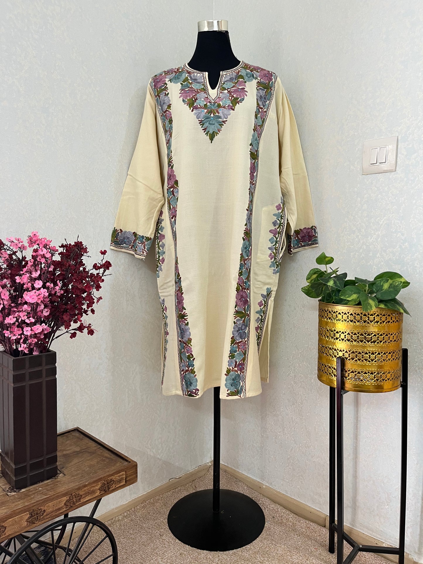Off White Aari Embroidered Wool Pheran