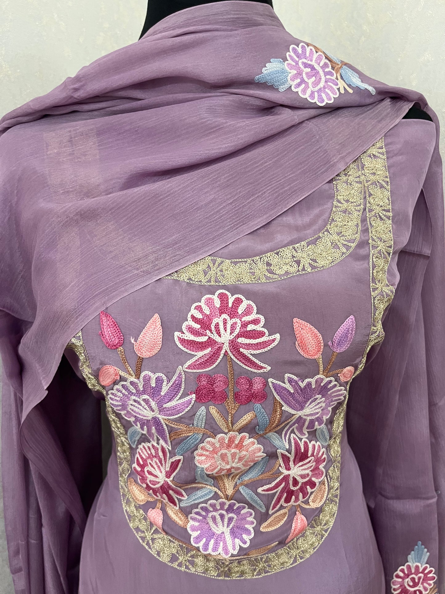 Lilac Kalaa Crape Kashmiri Suit