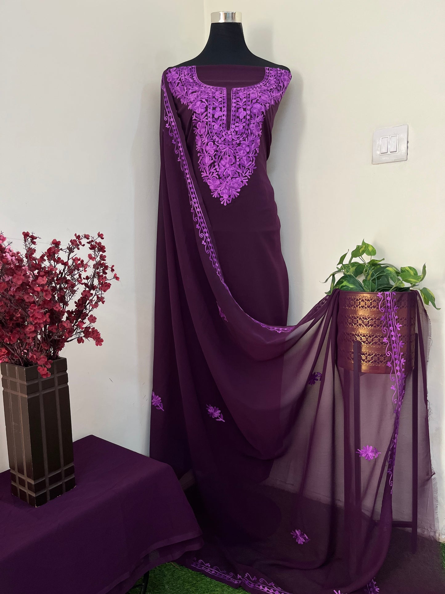 Coke Georgette 3 Pc Aari Embroidered Suit Set