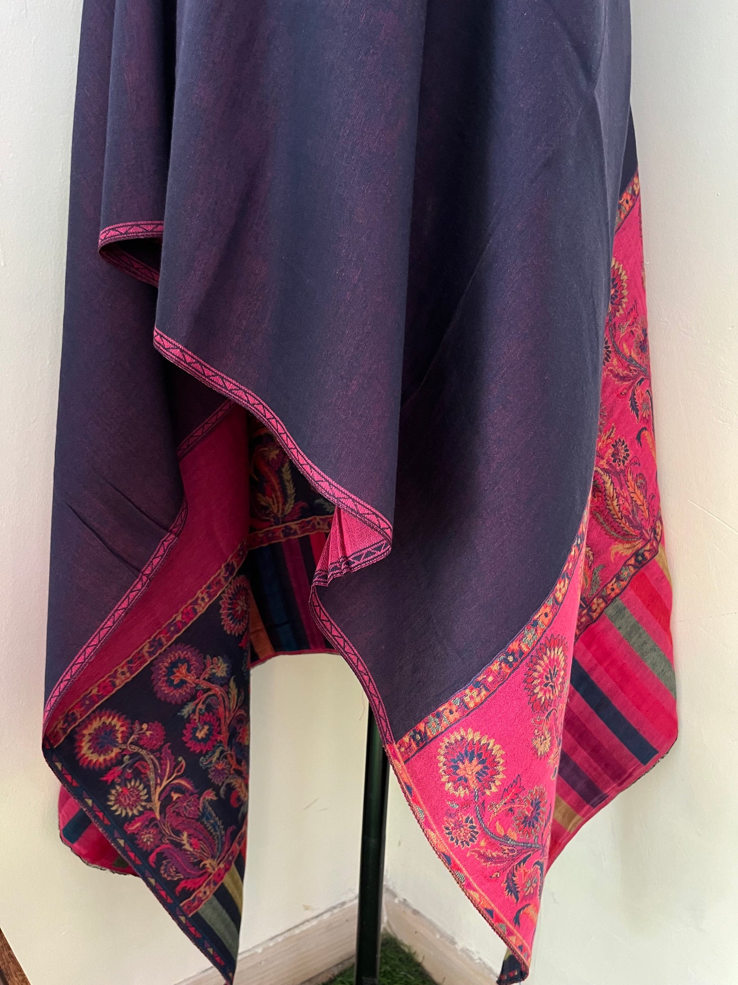 Pink and Blue Kani Fine Semi Pashmina Reversible stole