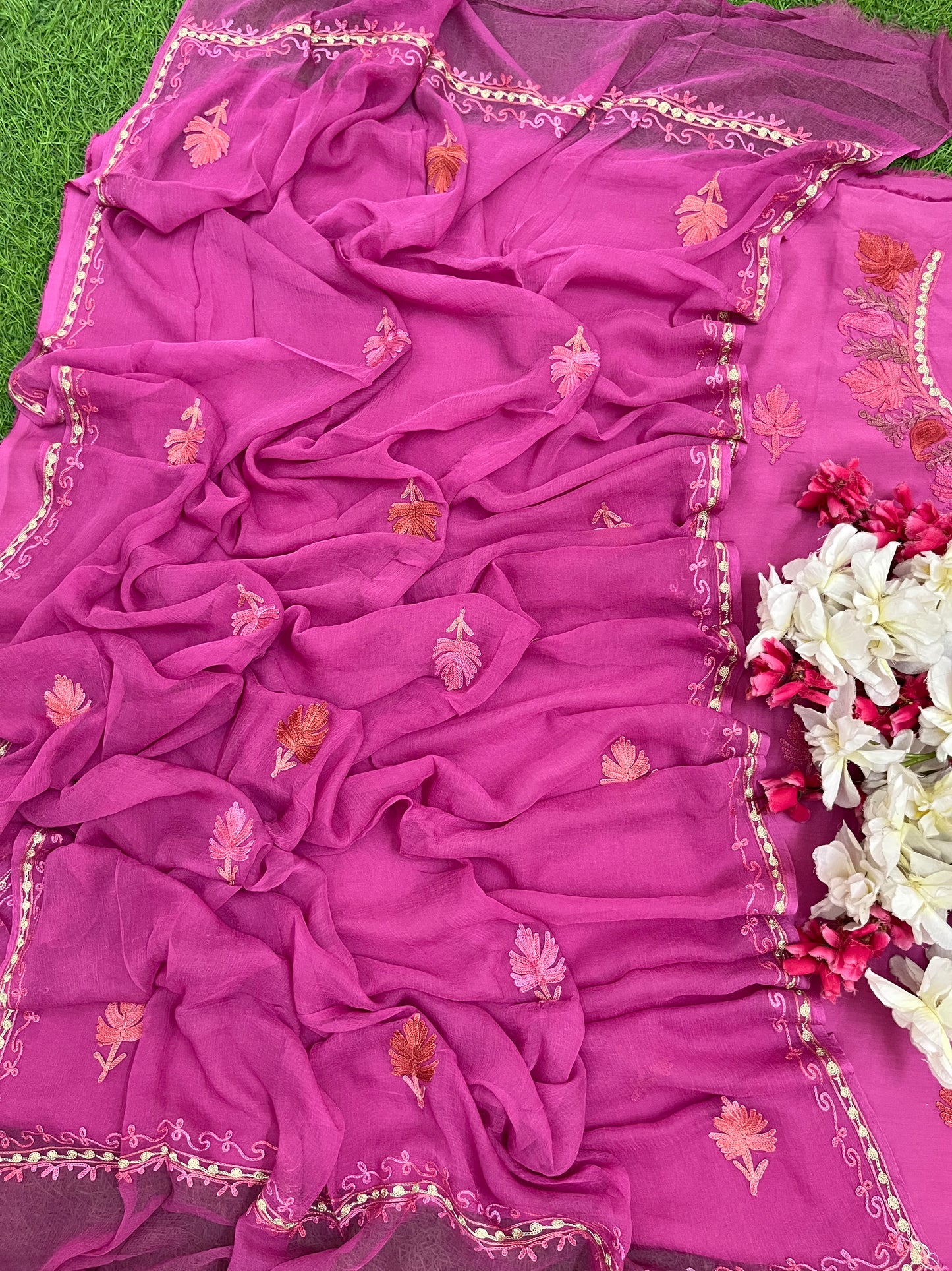 Dull Pink Muslin Cotton Jaal Sleeves Kashmiri 3pc Suit