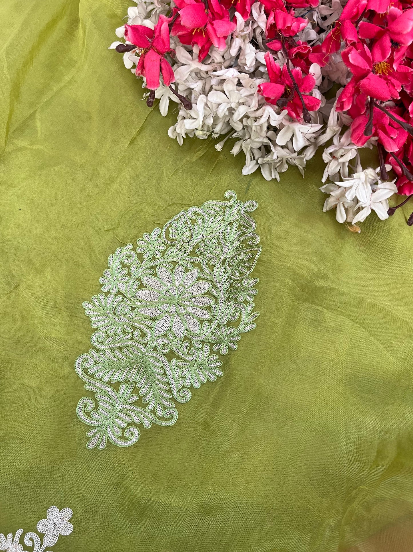 Green Pure Soft Organza 3 Pc Heavy Kashmiri Suit