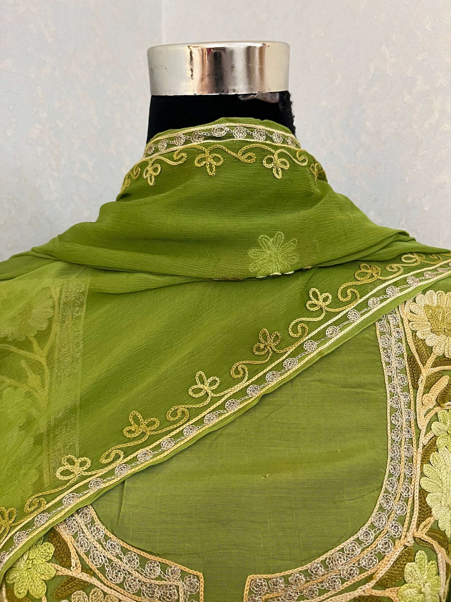 Pastel Green Muslin Cotton Jaal Sleeves Kashmiri 3pc Suit