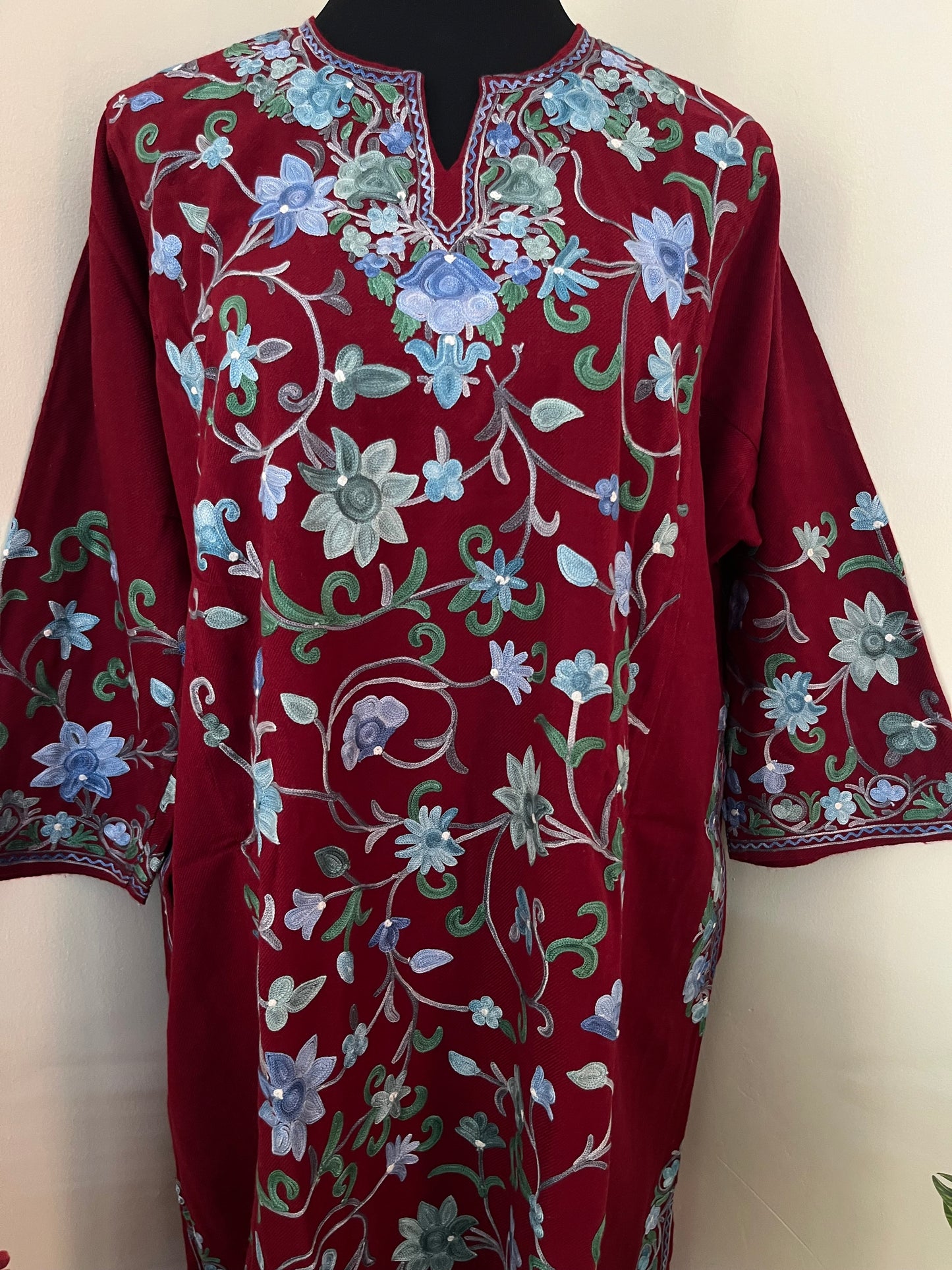 Maroon Aari Embroidered Wool Pheran