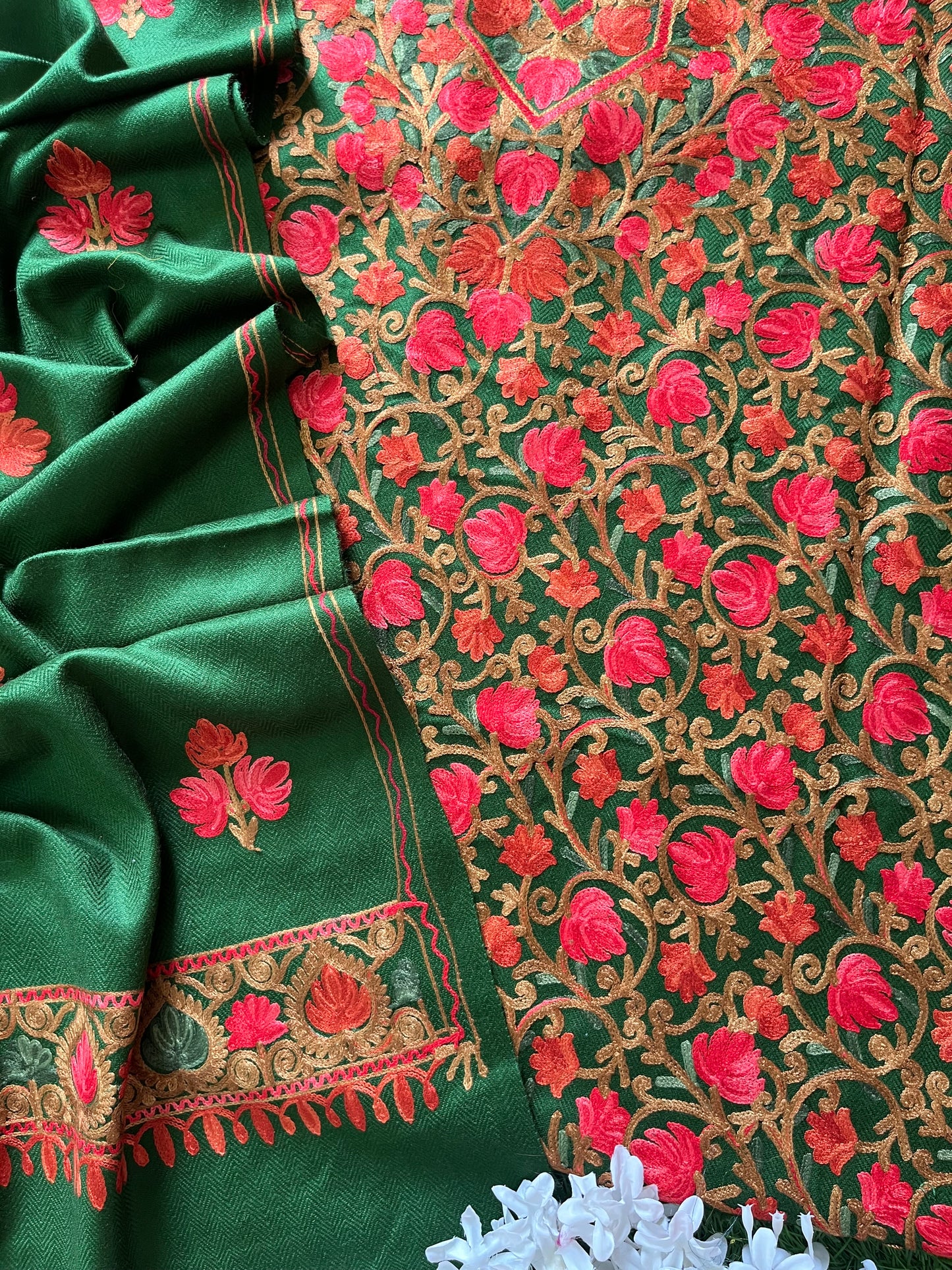 Henna Green Chinar Woollen Aari Embroidered 3pc Suit Stole