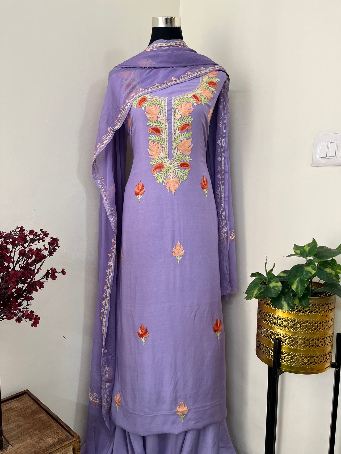 Lavender Muslin Cotton Jaal Sleeves Kashmiri 3pc Suit