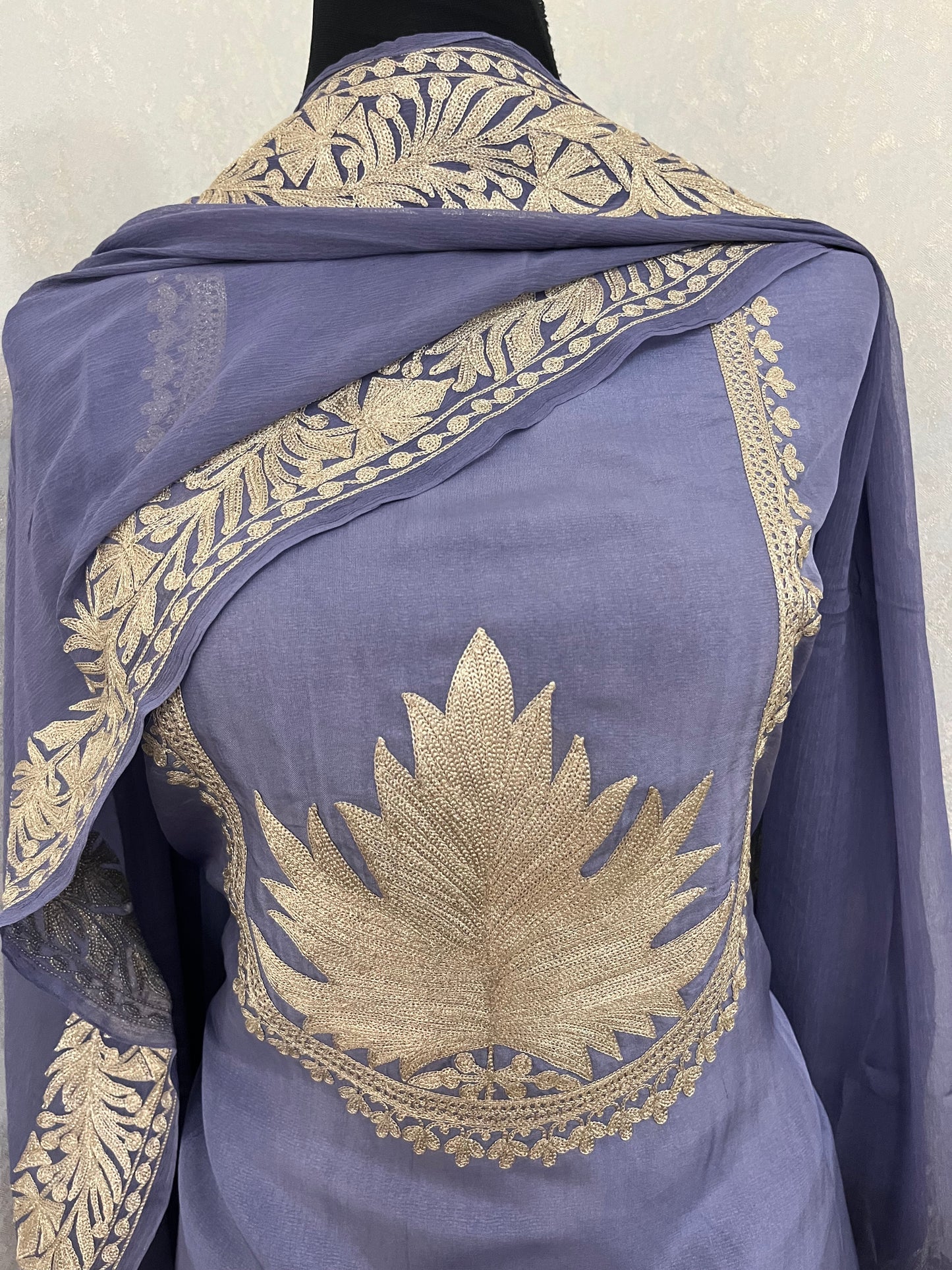 Lilac Sanam’ Tilla Kashmiri Silk Suit