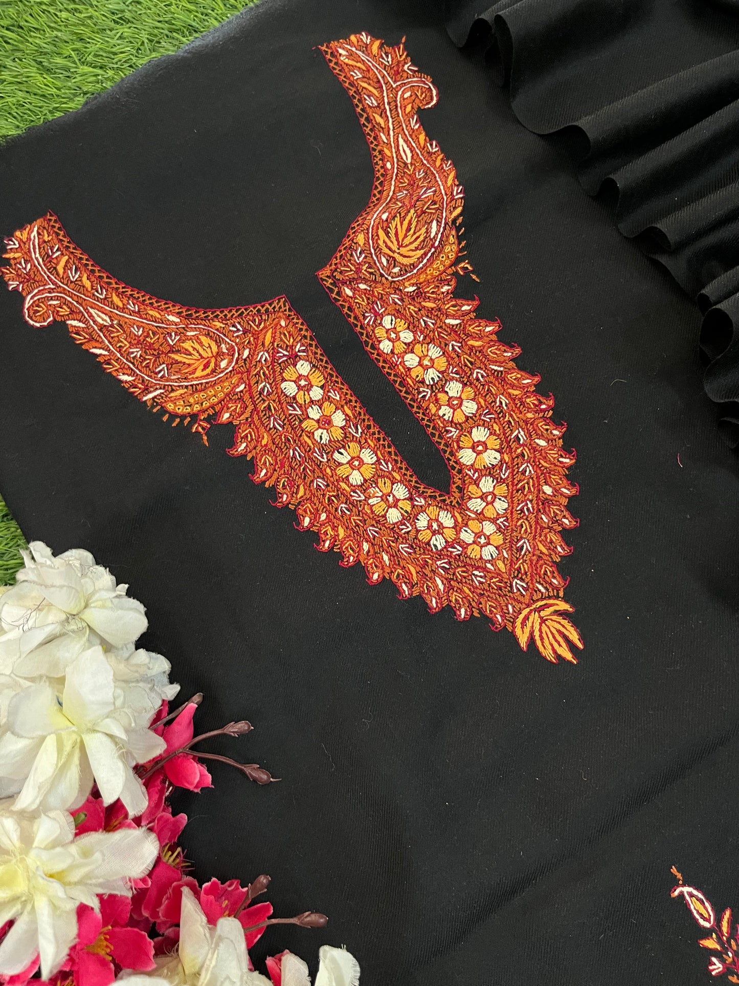 Black Fine Wool Sozni Embroidered 3pc Suit Stole