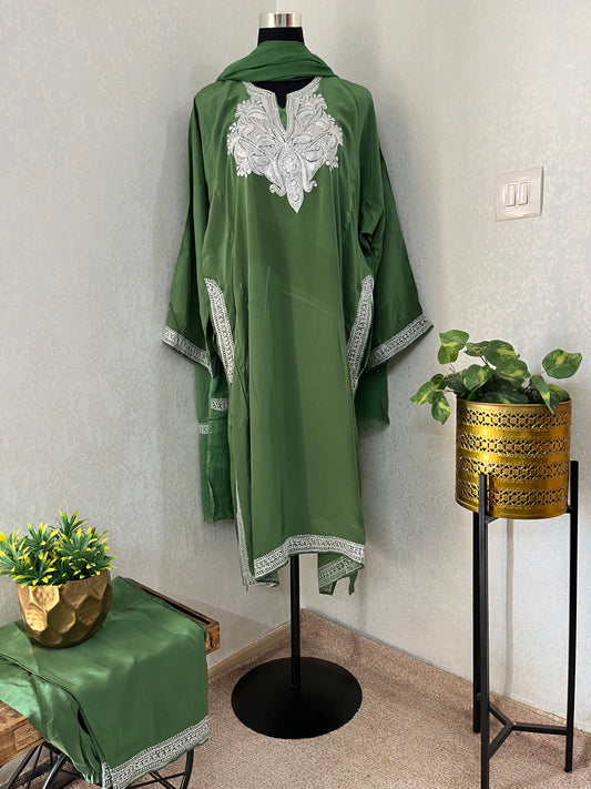 Green Stitched Crape Pheran Set with dupatta (46)