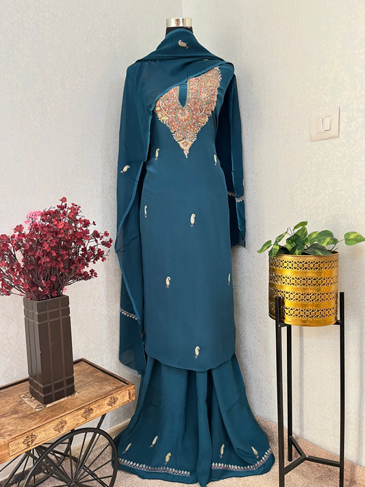 Blue Kalaa’ Crape Sozni Kashmiri Suit