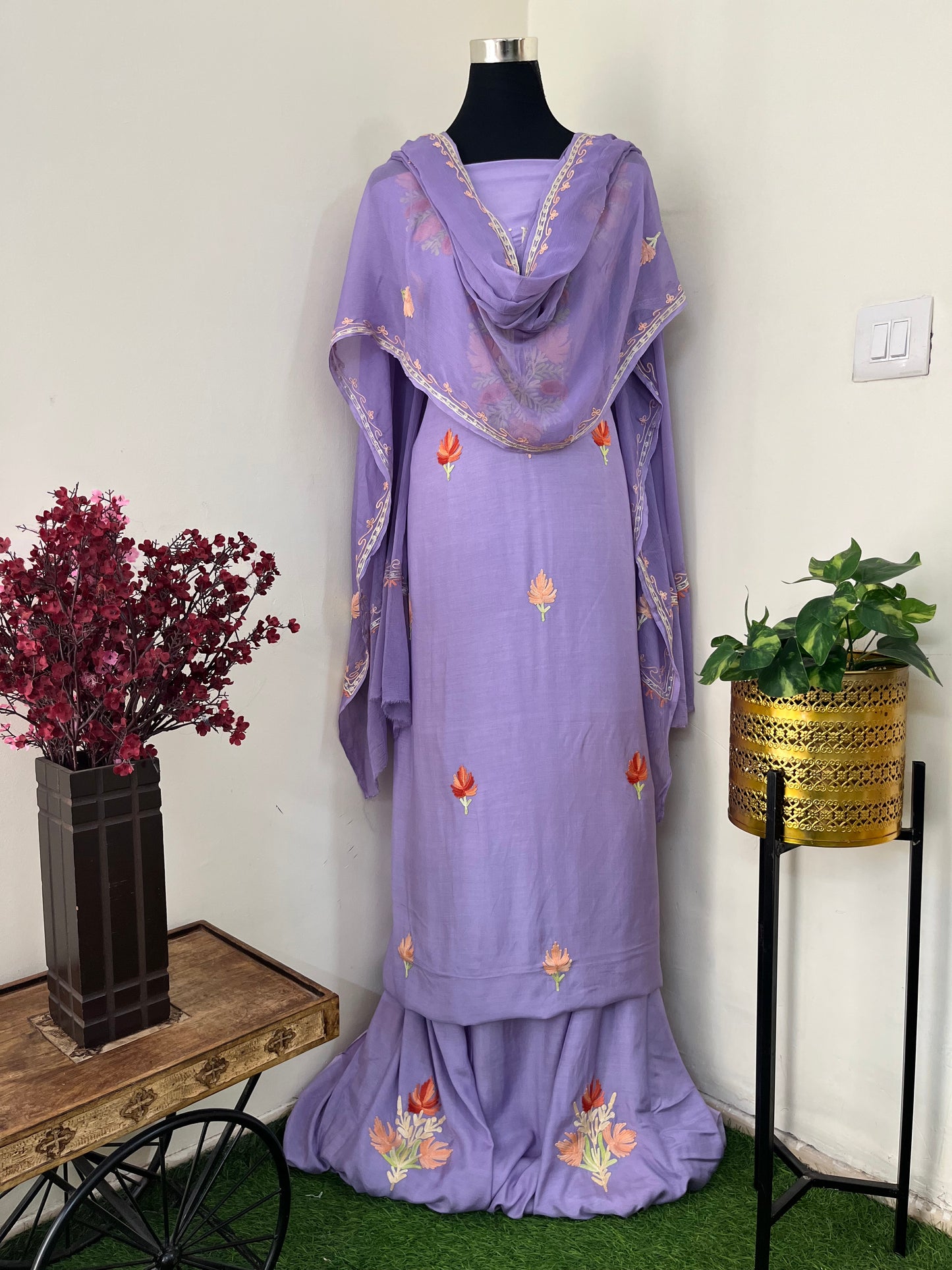 Lavender Muslin Cotton Jaal Sleeves Kashmiri 3pc Suit