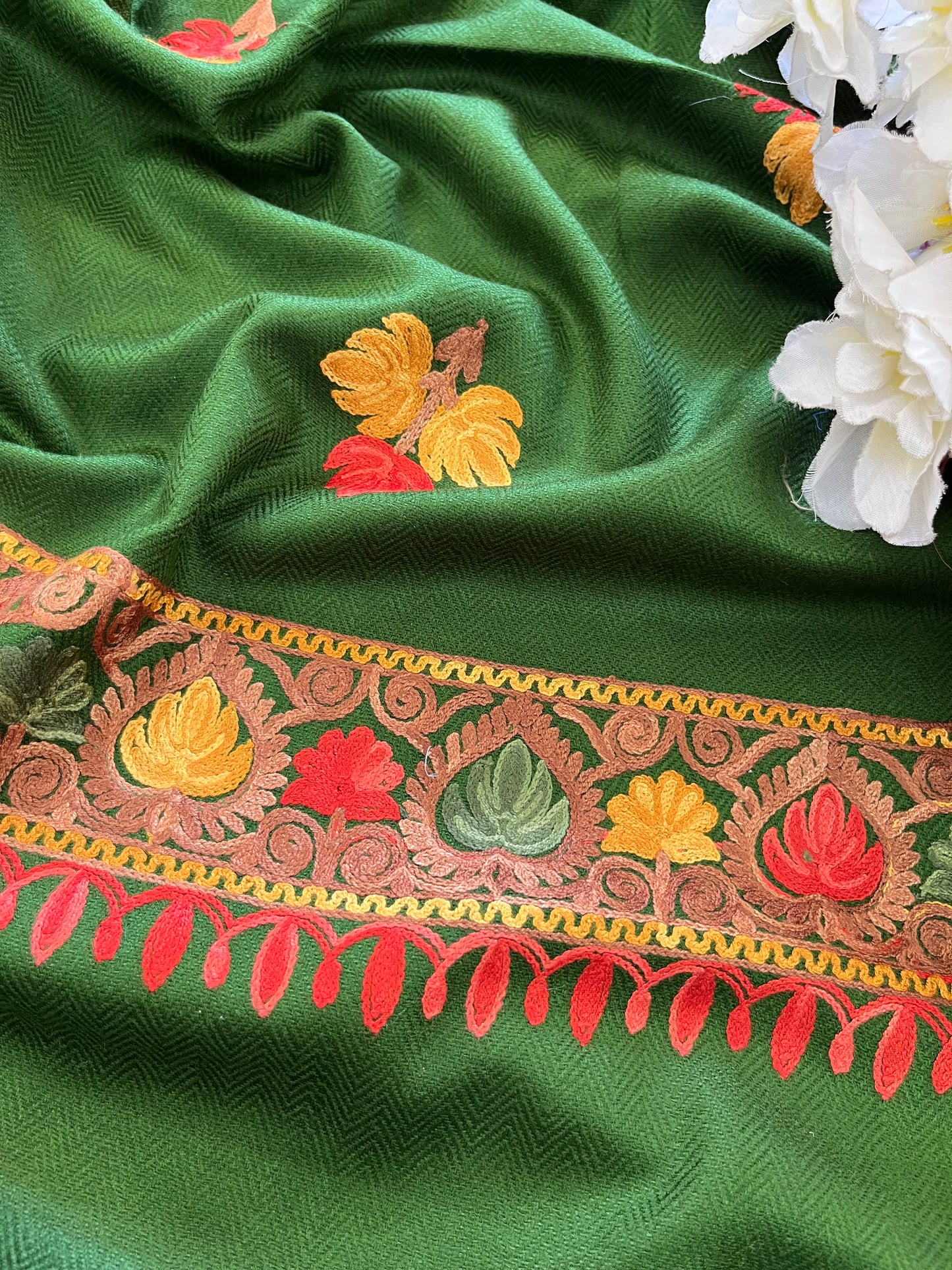 Henna Green Chinar Woollen Aari Embroidered 3pc Suit Stole