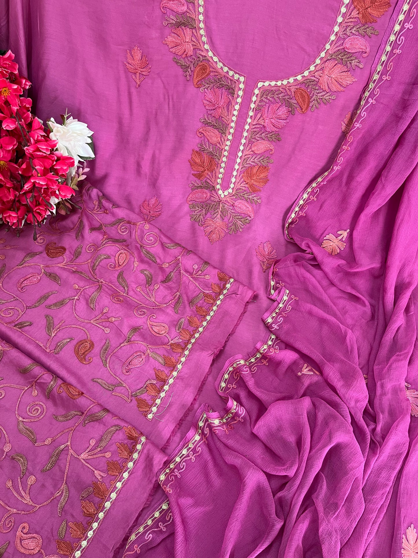 Dull Pink Muslin Cotton Jaal Sleeves Kashmiri 3pc Suit