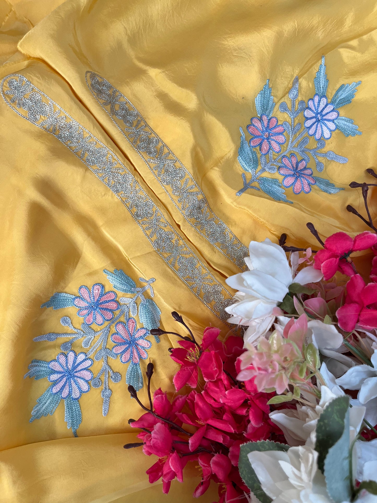 Yellow Kalaa’ Crape Kashmiri Suit
