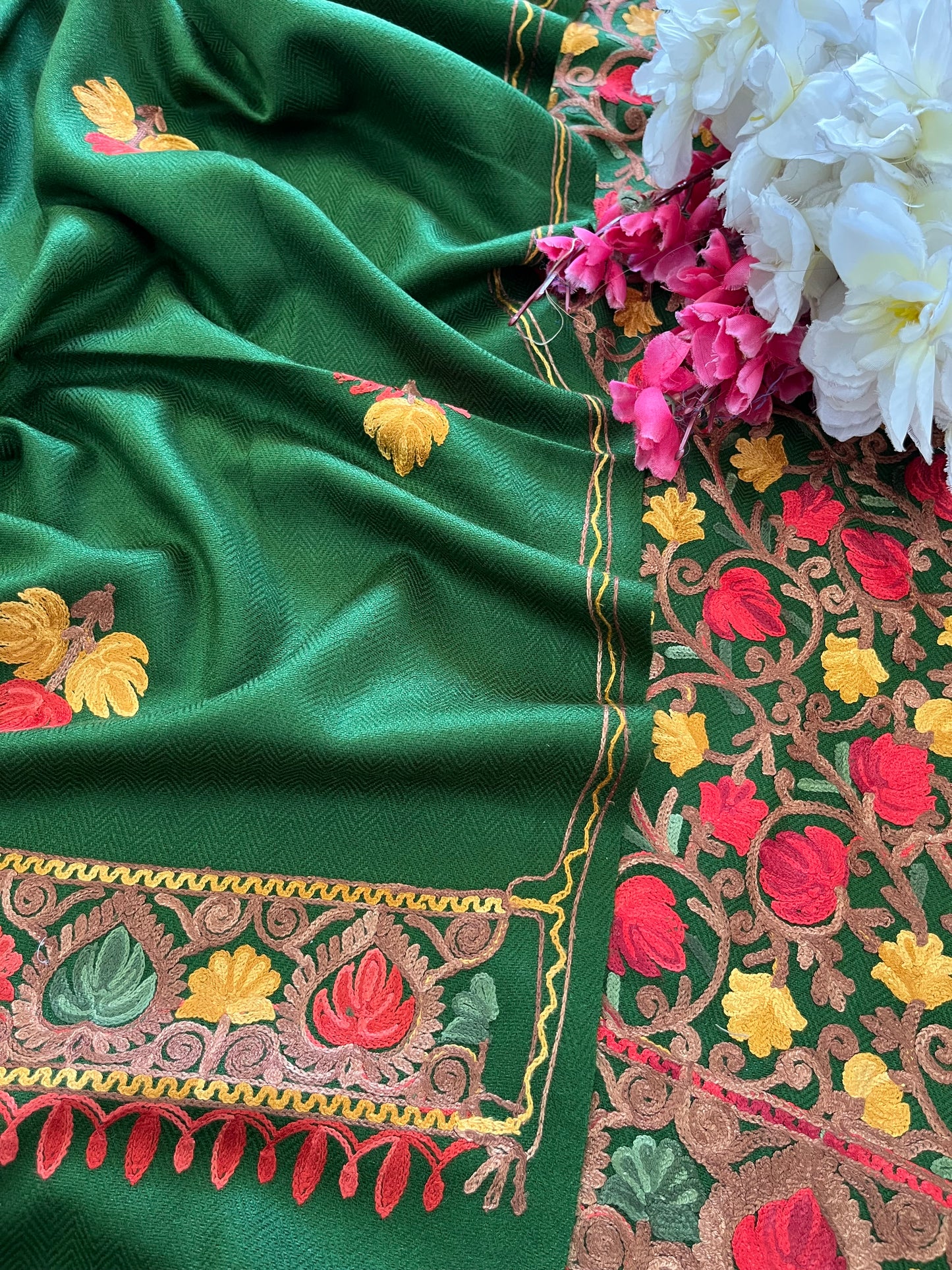 Henna Green Chinar Woollen Aari Embroidered 3pc Suit Stole