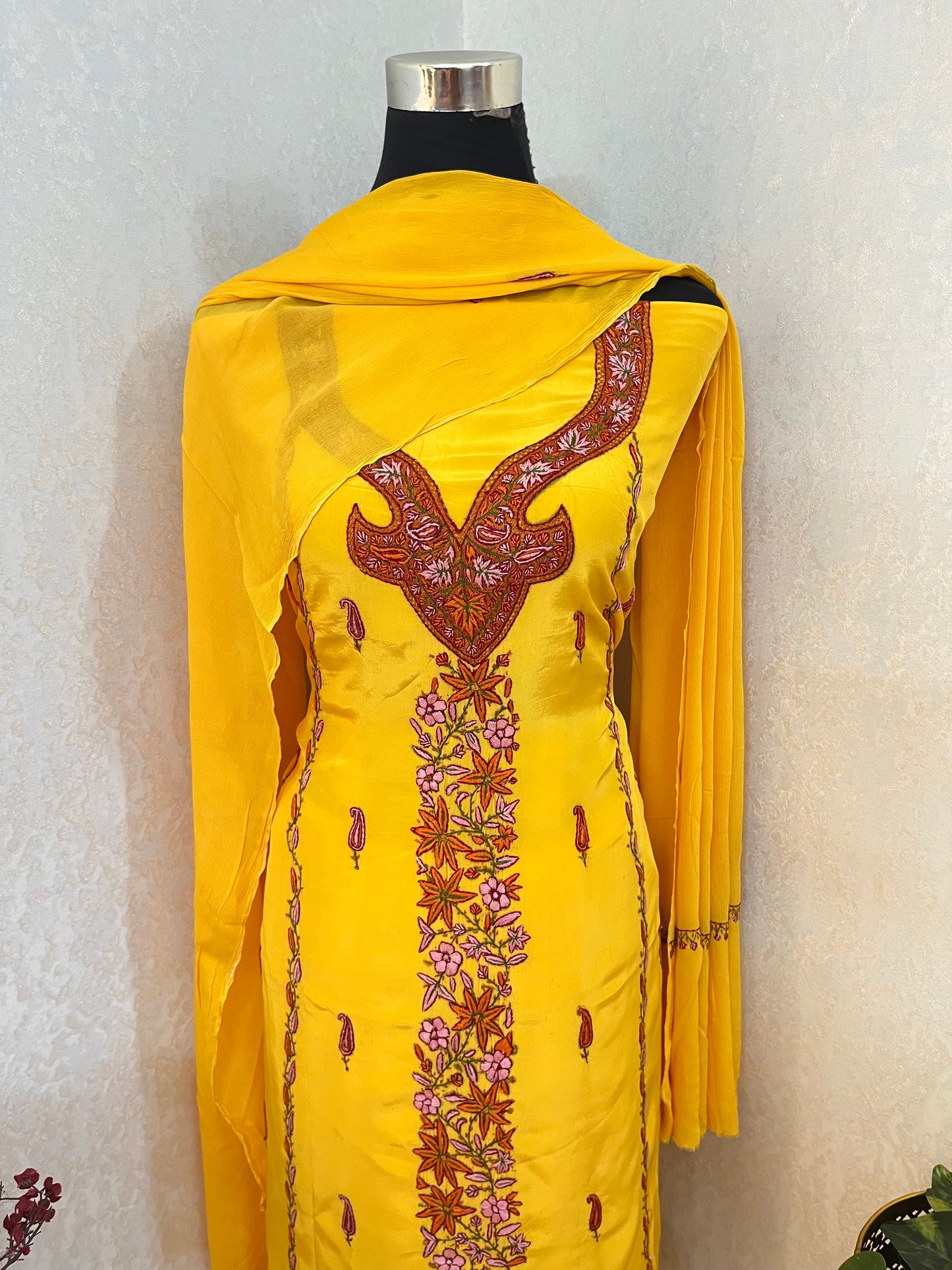 Yellow Kalaa’ Crape Sozni Kashmiri Suit