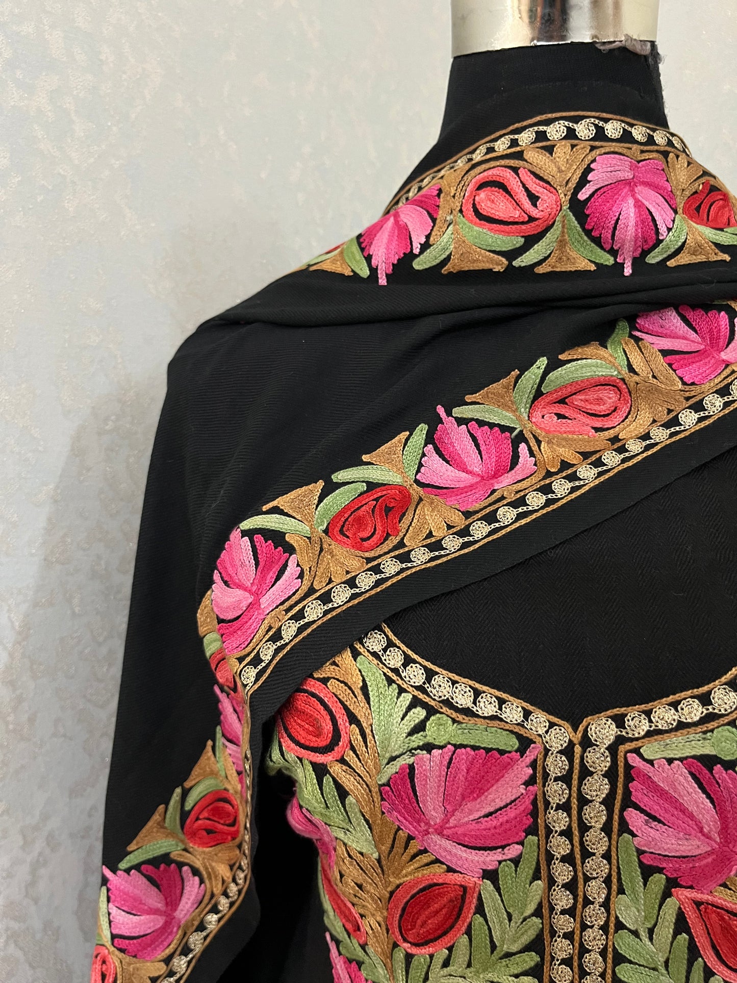 Black Pure Wool Aari Embroidered 3pc Suit Stole